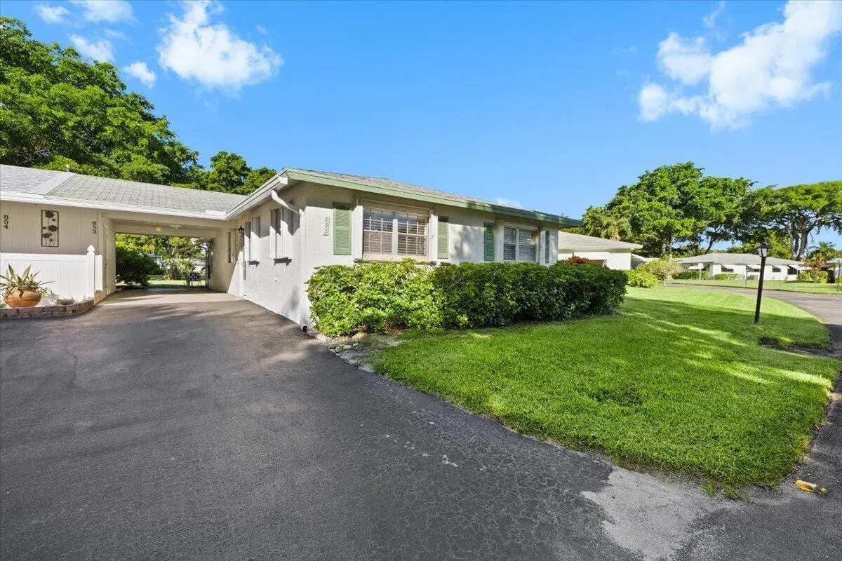 2 bedroom 2 bath Residential for sale at 853 Meadowlark Lane # 853, Delray Beach FL 33445