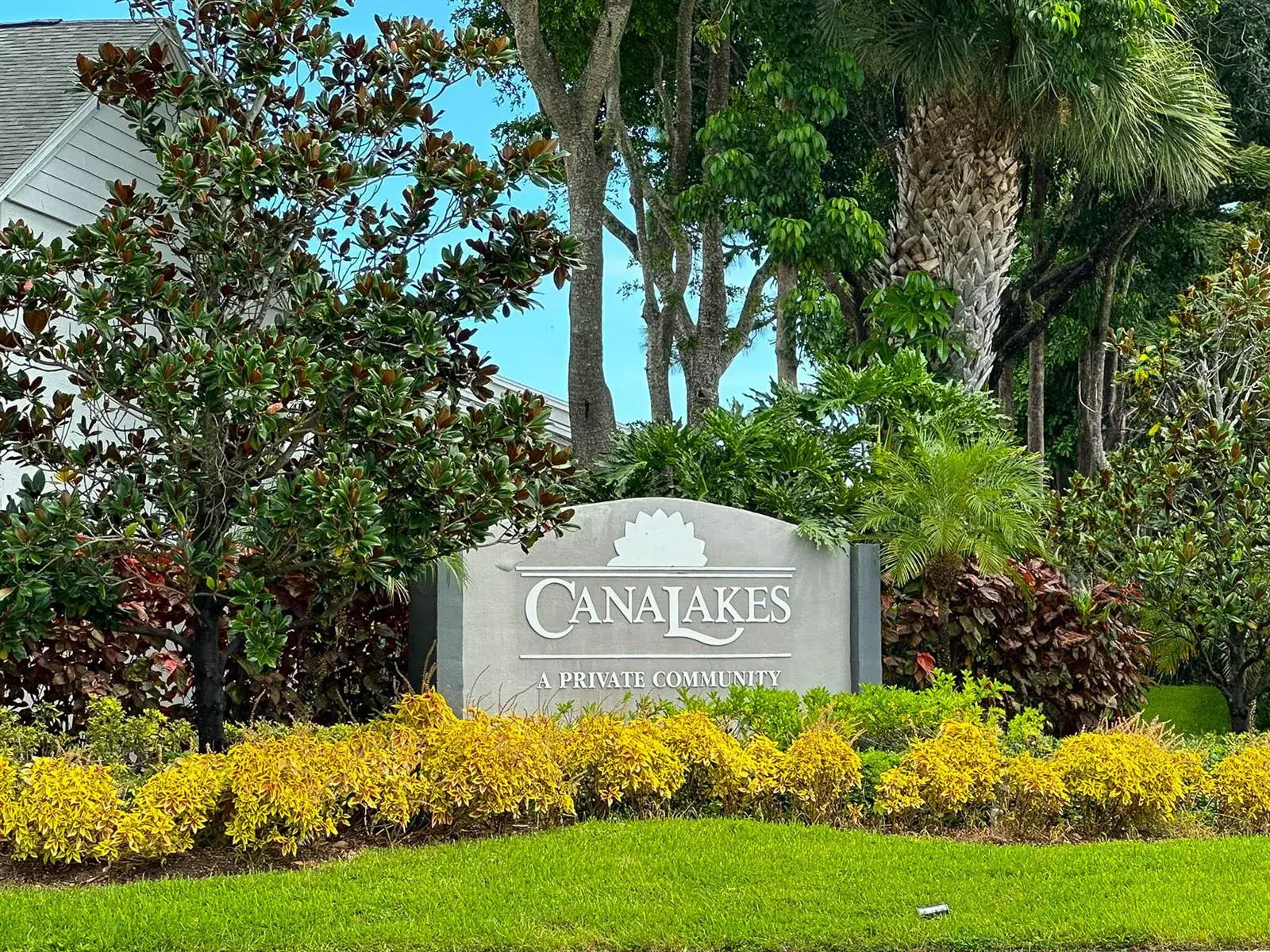 4605 Pier Drive, FL 33463