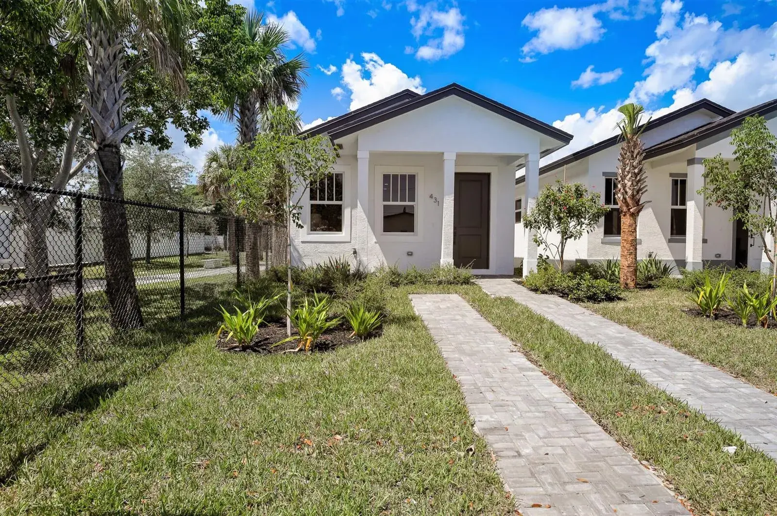 3 bedroom 2 bath Residential for sale at 431 S F Street, FL 33460