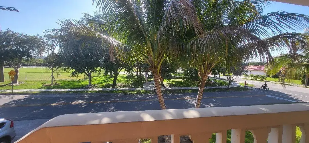 5240 NE 14TH Way # 4, Fort Lauderdale FL 33334