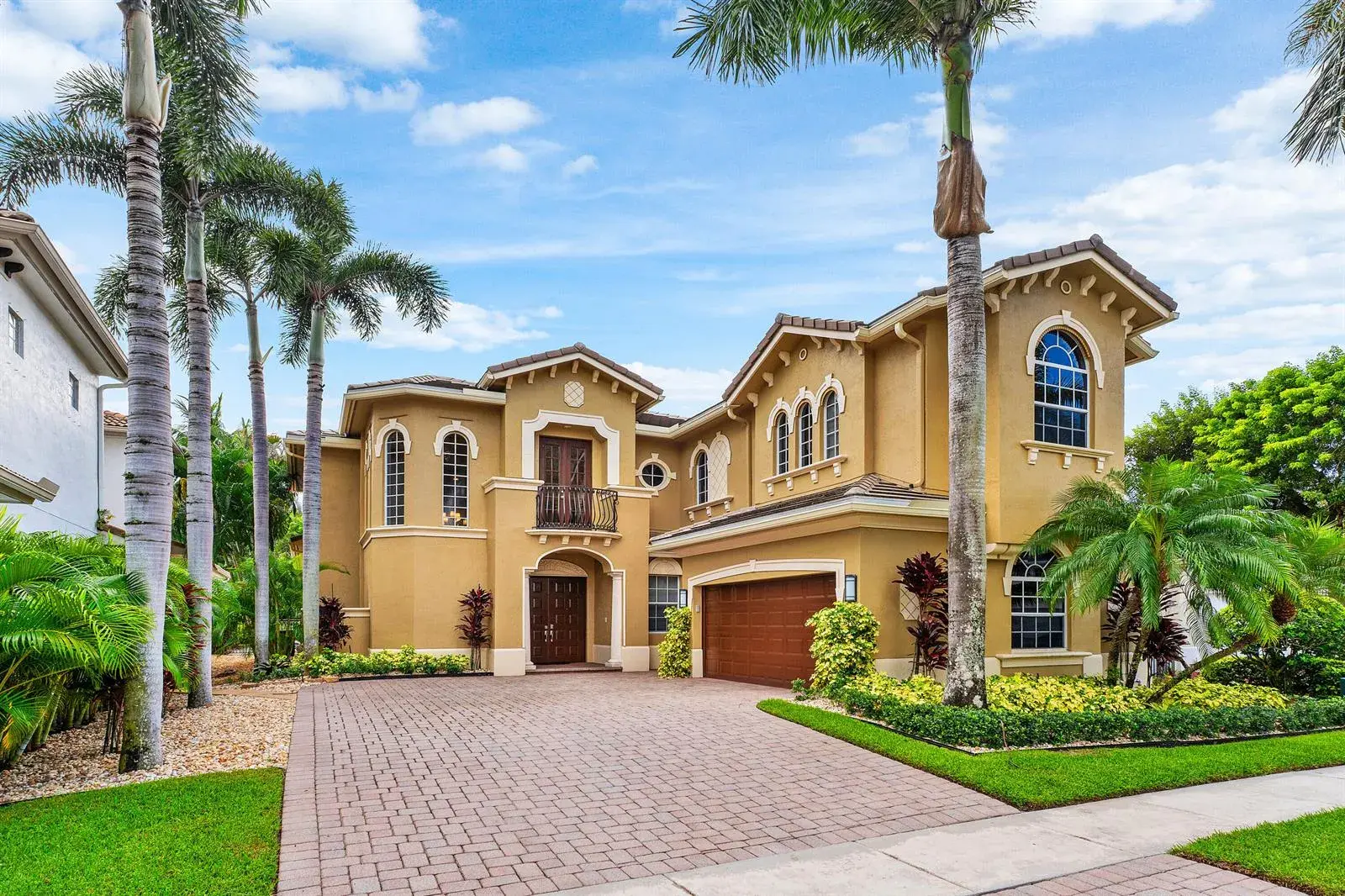 4 bedroom 4 bath Residential for sale at 8126 Valhalla Drive, Delray Beach FL 33446