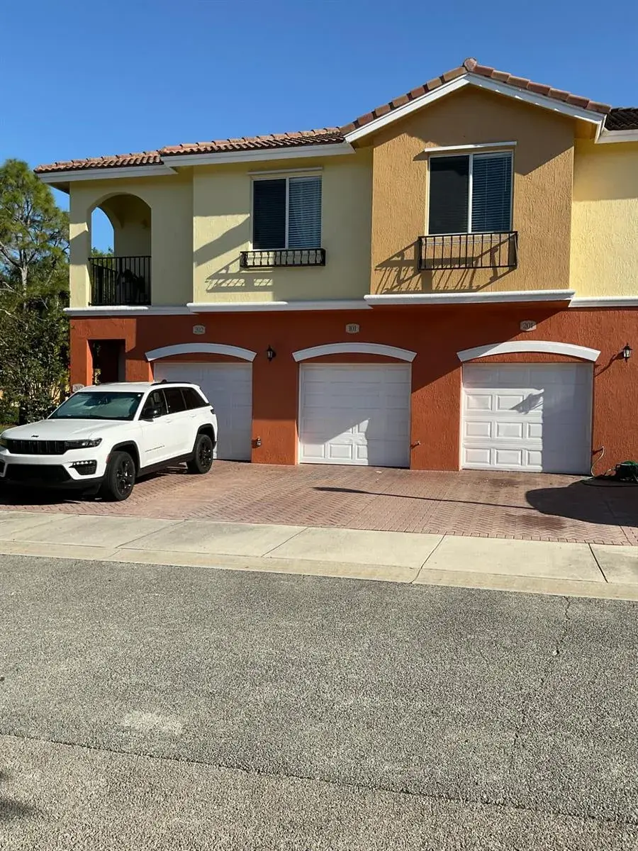 3 bedroom 2 bath Residential for sale at 58 SE PALERMO Court # 101, Stuart FL 34994
