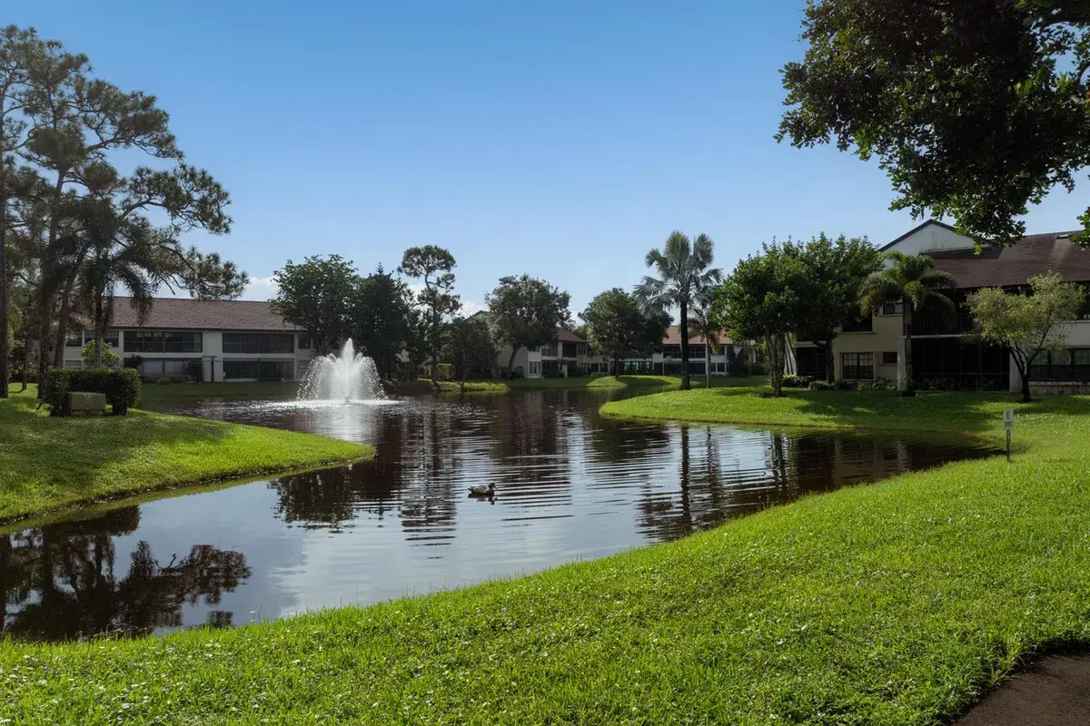 3284 Jog Park Drive, FL 33467