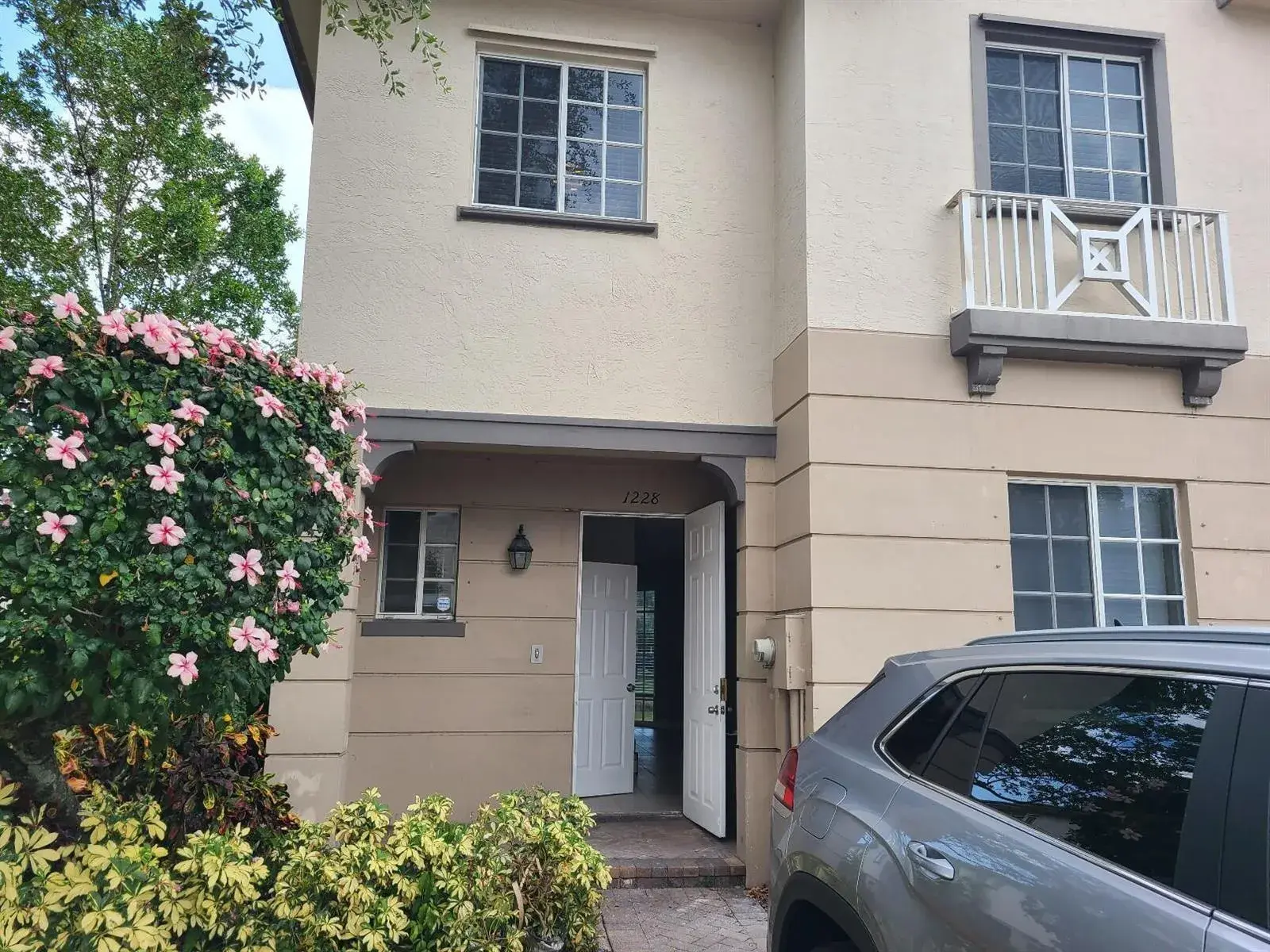 3 bedroom 2 bath Residential for sale at 1228 LUCAYA Drive, Riviera Beach FL 33404