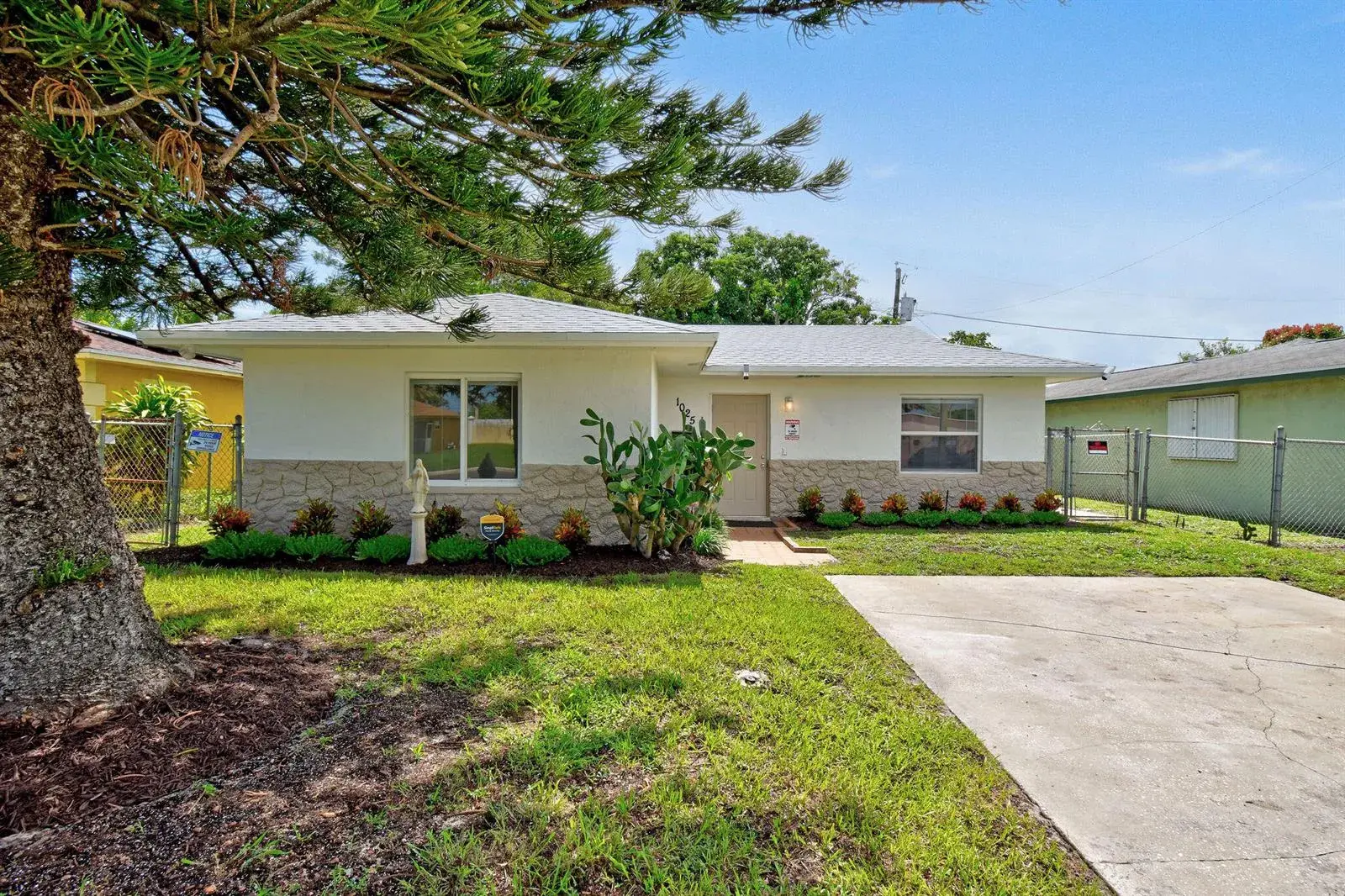 1025 W 7TH Street, Riviera Beach FL 33404