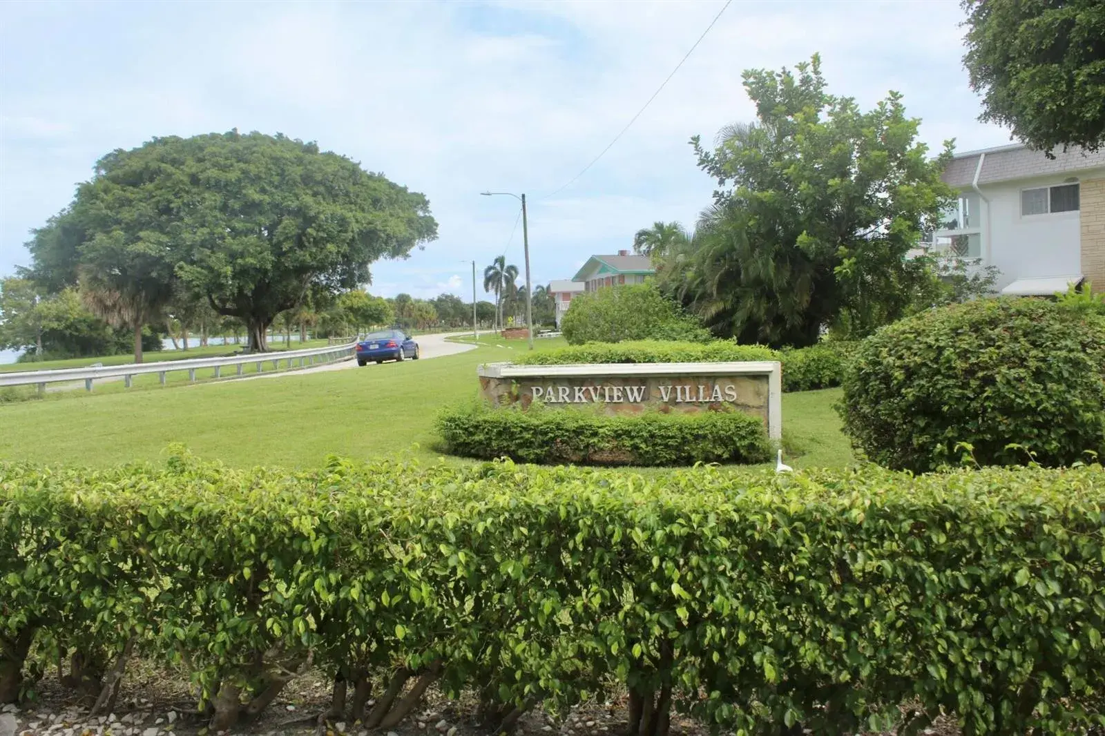 2 bedroom 2 bath Residential for sale at 2440 Lake Osborne Drive # 105, FL 33461