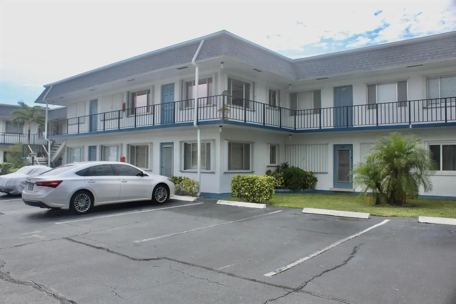 2440 Lake Osborne Drive # 105, FL 33461