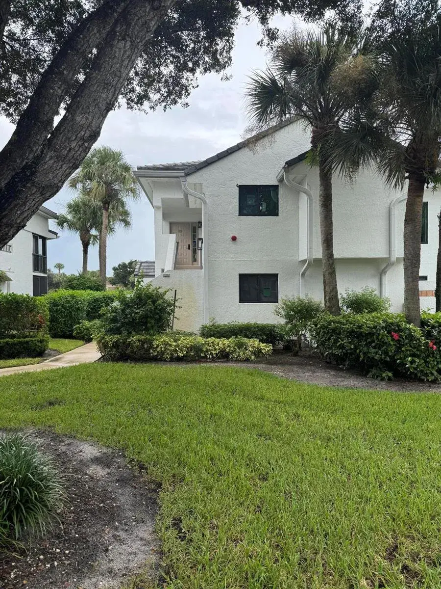 2 bedroom 2 bath Residential for sale at 15310 Strathearn Drive, Delray Beach FL 33446