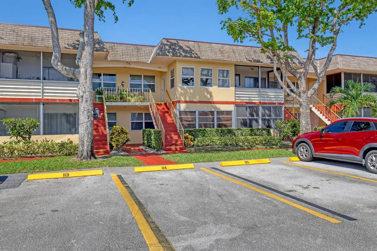 1 bedroom 1 bath Residential for sale at 122 STRATFORD I, West Palm Beach FL 33417