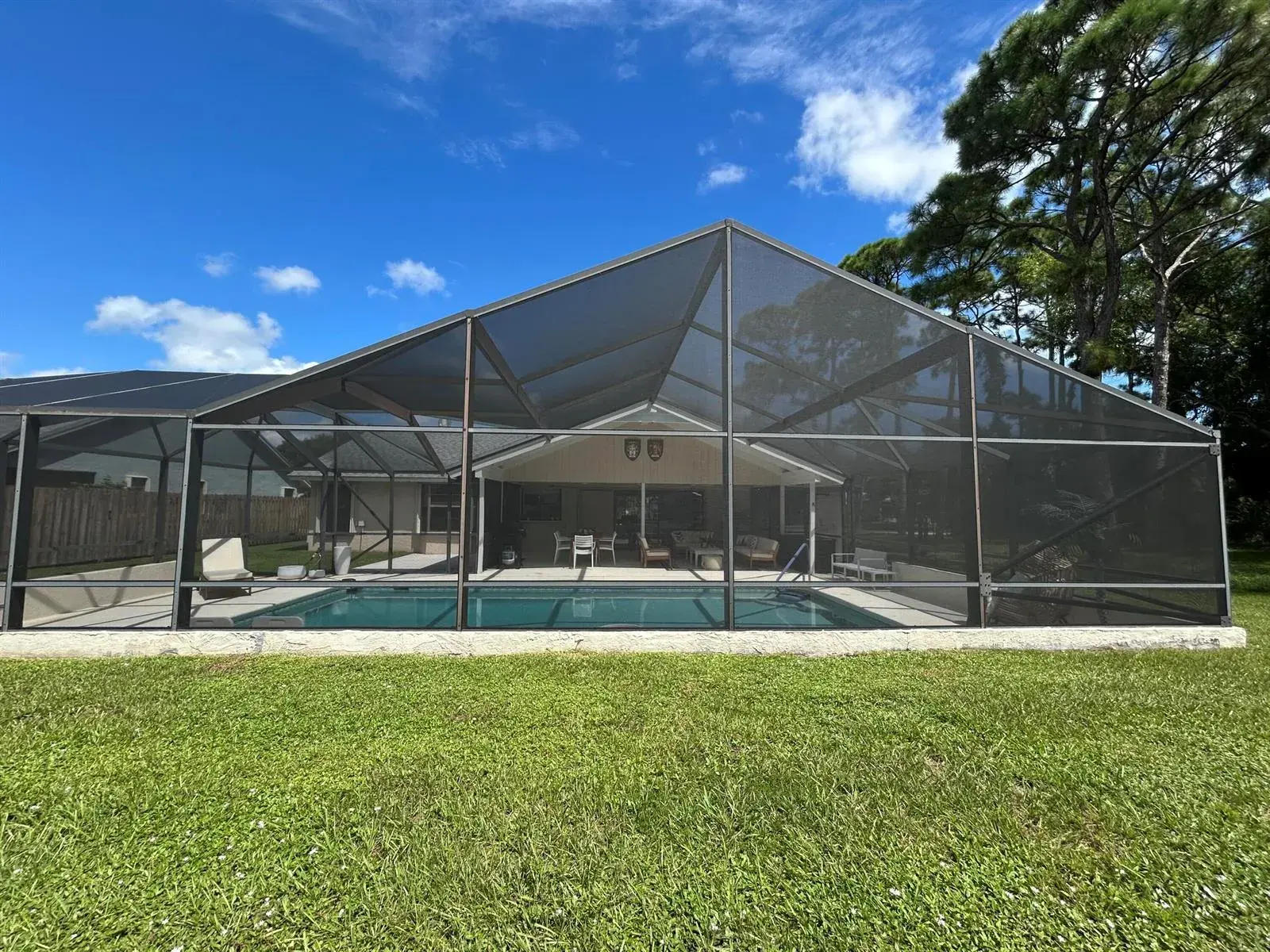 934 SE ATLANTUS Avenue, Port St. Lucie FL 34983