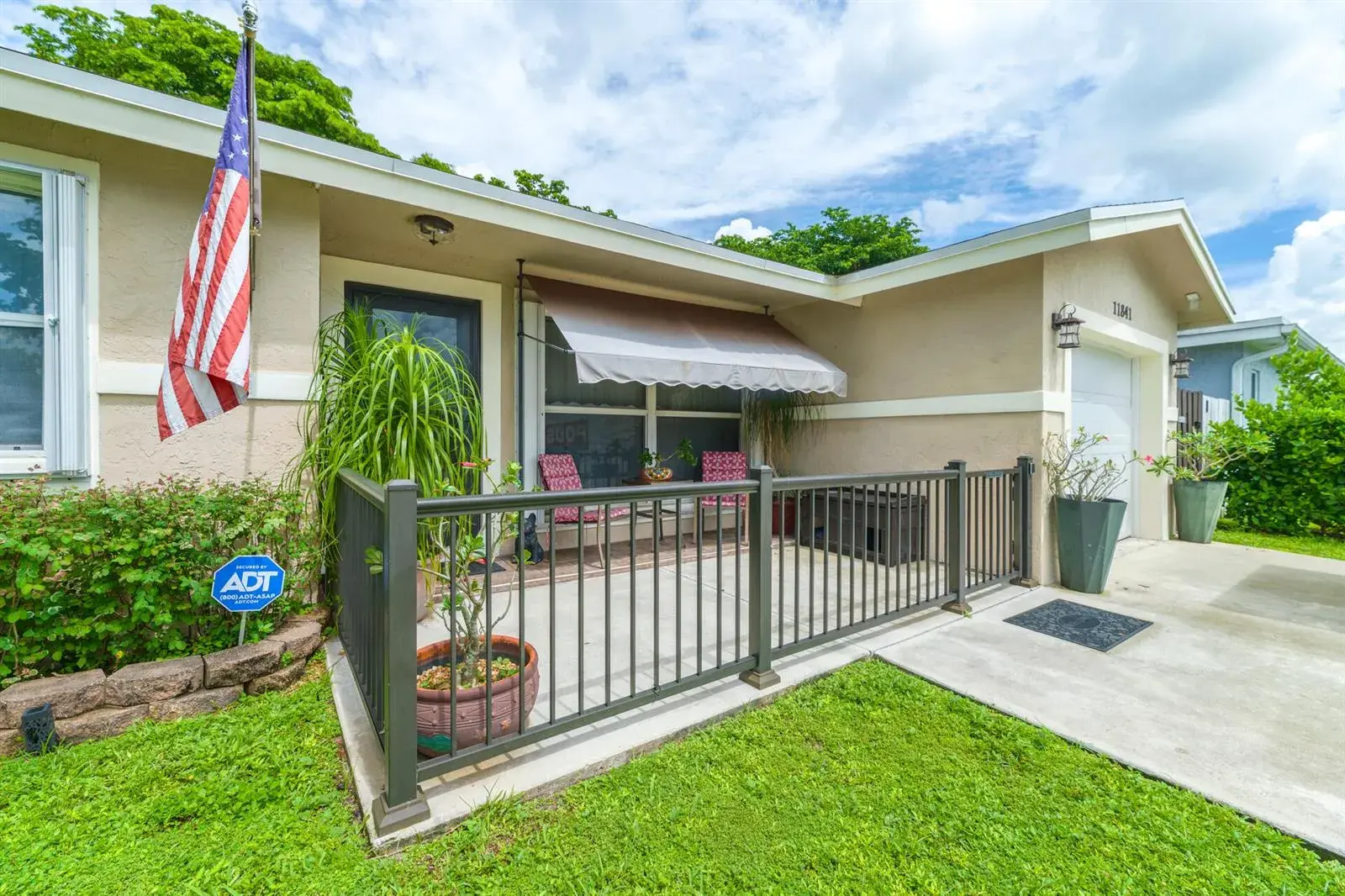 3 bedroom 2 bath Residential for sale at 11841 NW 33RD Street, Sunrise FL 33323