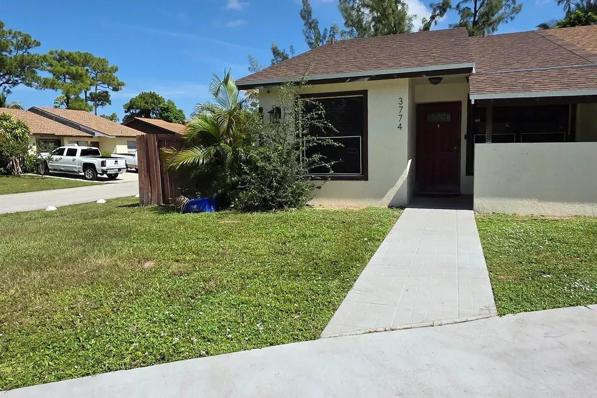 3774 MIL LAKE Court, FL 33463
