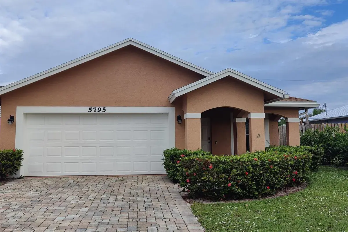 5795 SE MITZI Lane, Stuart FL 34997