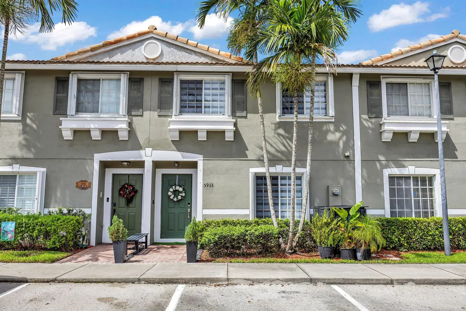 3 bedroom 2 bath Residential for sale at 5933 MANCHESTER Way # 5933, Tamarac FL 33321