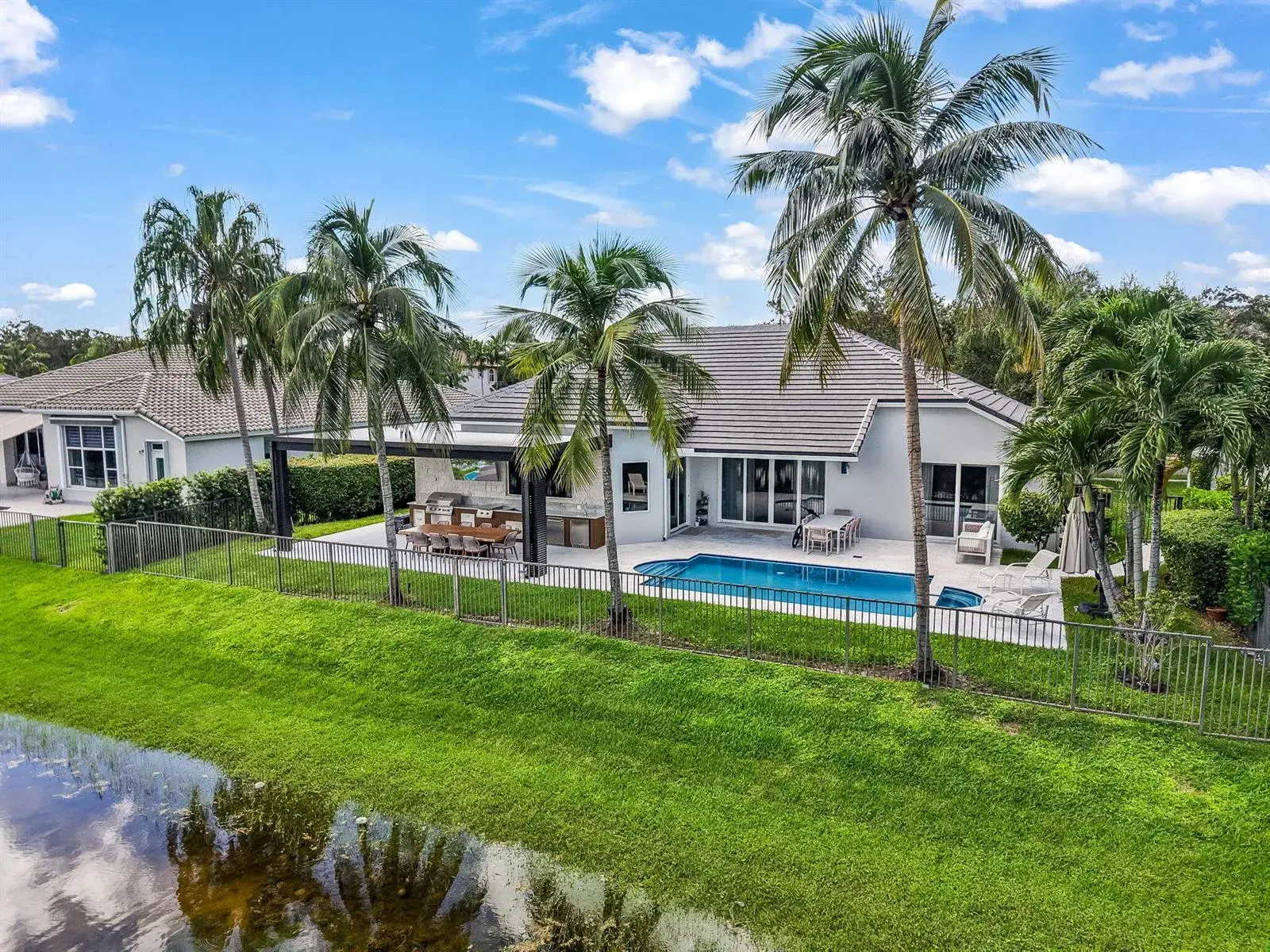 6 bedroom 4 bath Residential for sale at 2678 MEADOWOOD Drive, Weston FL 33332