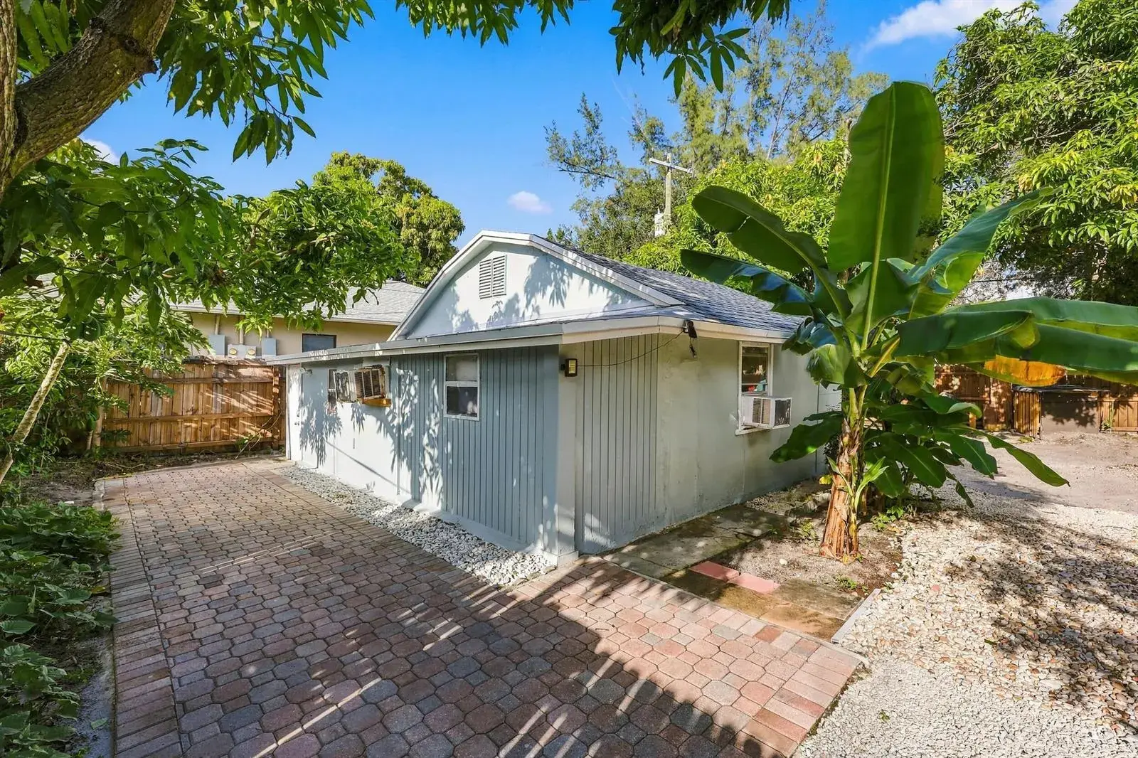 2 bedroom 1 bath Residential for sale at 618 S PINE Street # B, FL 33460