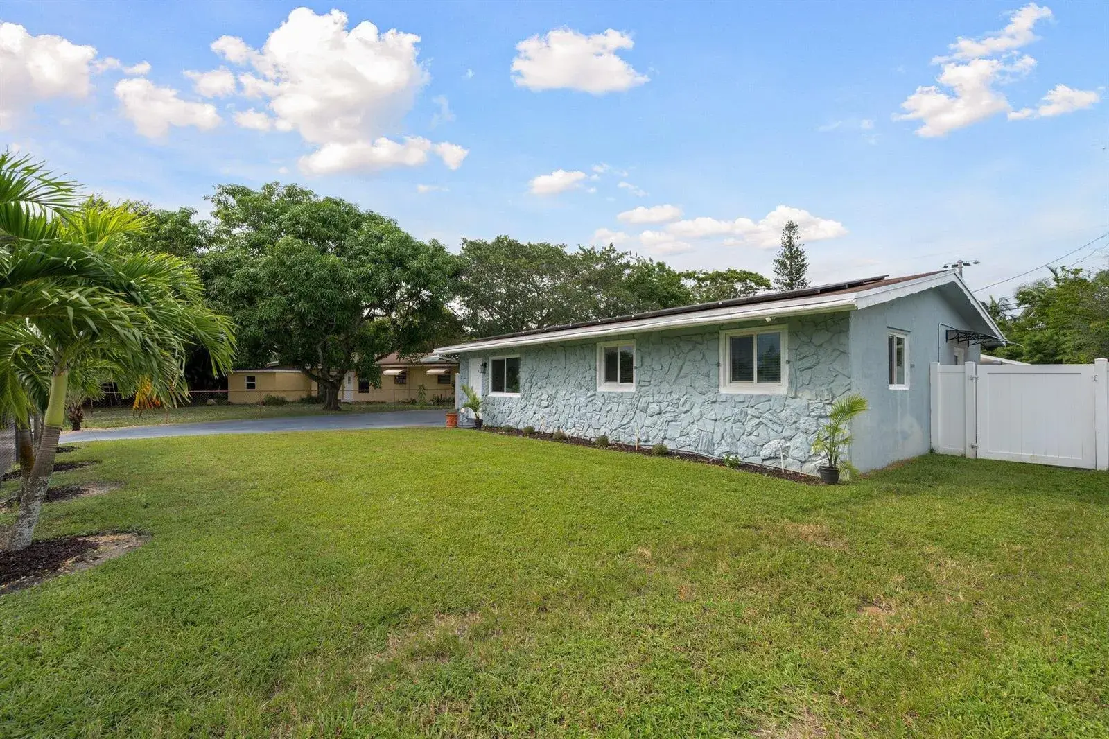 3767 SW 16TH Court, Fort Lauderdale FL 33312