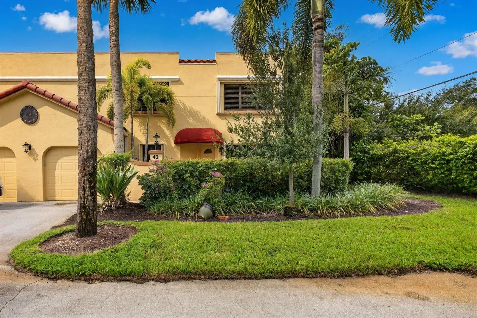 2 bedroom 2 bath Residential for sale at 42 Uno Lago Drive, Juno Beach FL 33408