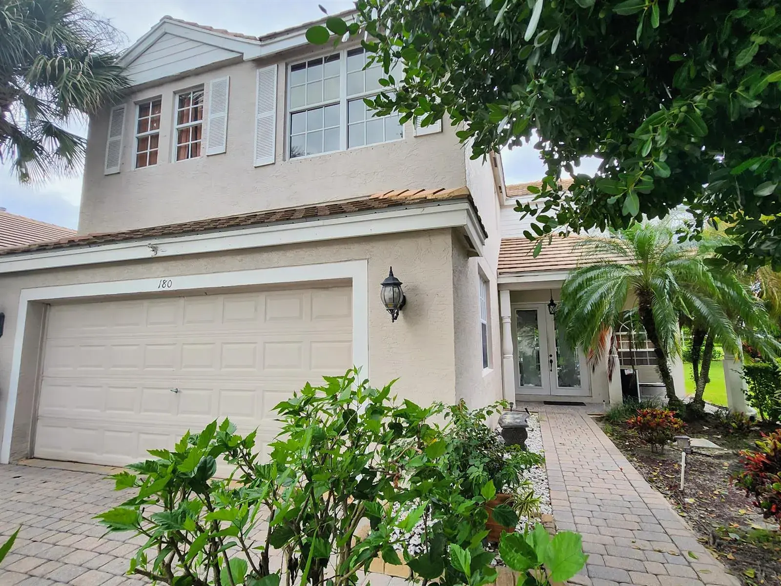 3 bedroom 2 bath Residential for sale at 180 KENSINGTON Way, Royal Palm Beach FL 33414
