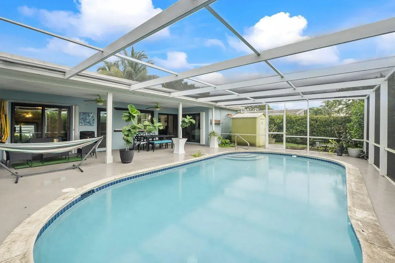 3 bedroom 2 bath Residential for sale at 4450 NW 19th Avenue, Oakland Park FL 33309