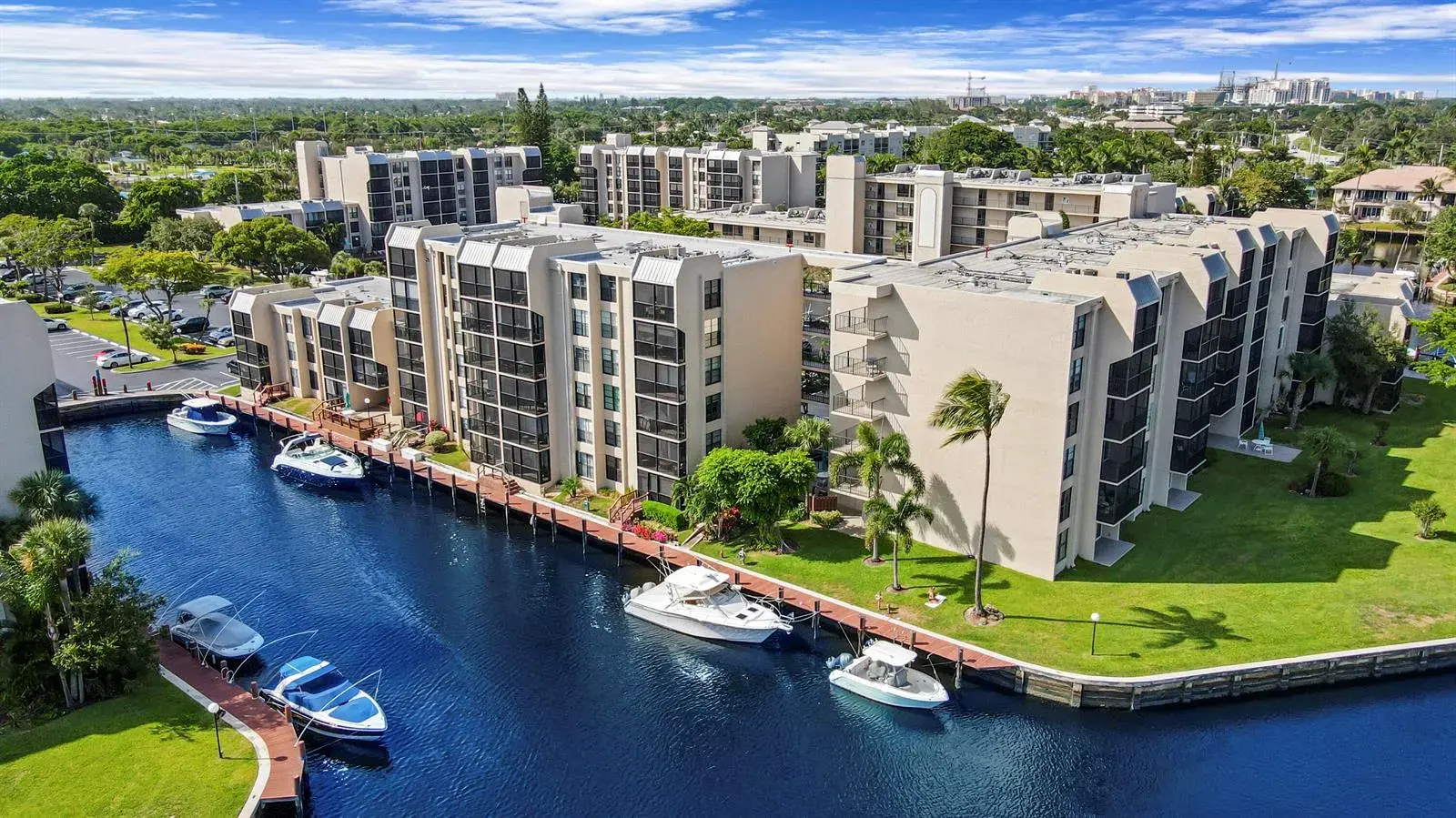 2 bedroom 2 bath Residential for sale at 8 Royal Palm Way # 2010, Boca Raton FL 33432