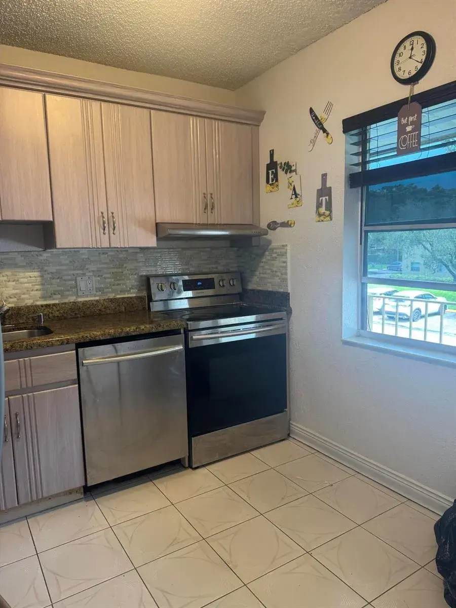 2 bedroom 2 bath Residential for sale at 101 NW 76TH Avenue # 203, Margate FL 33063