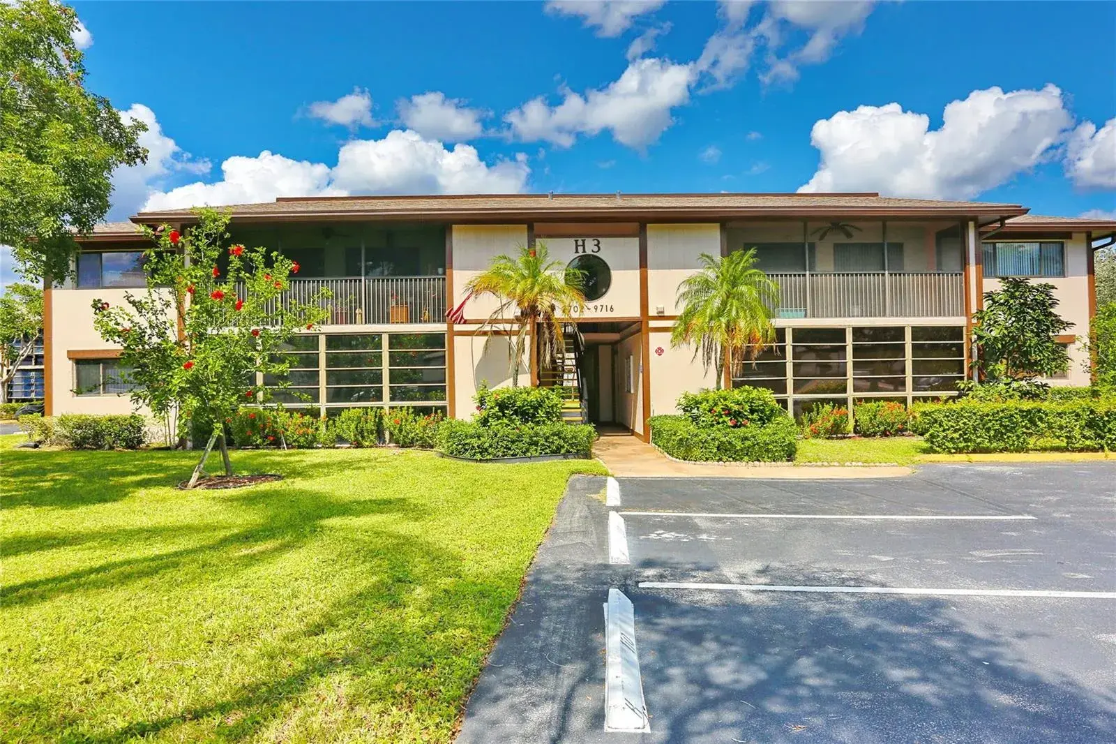 2 bedroom 2 bath Residential for sale at 9712 S Belfort Circle, Tamarac FL 33321