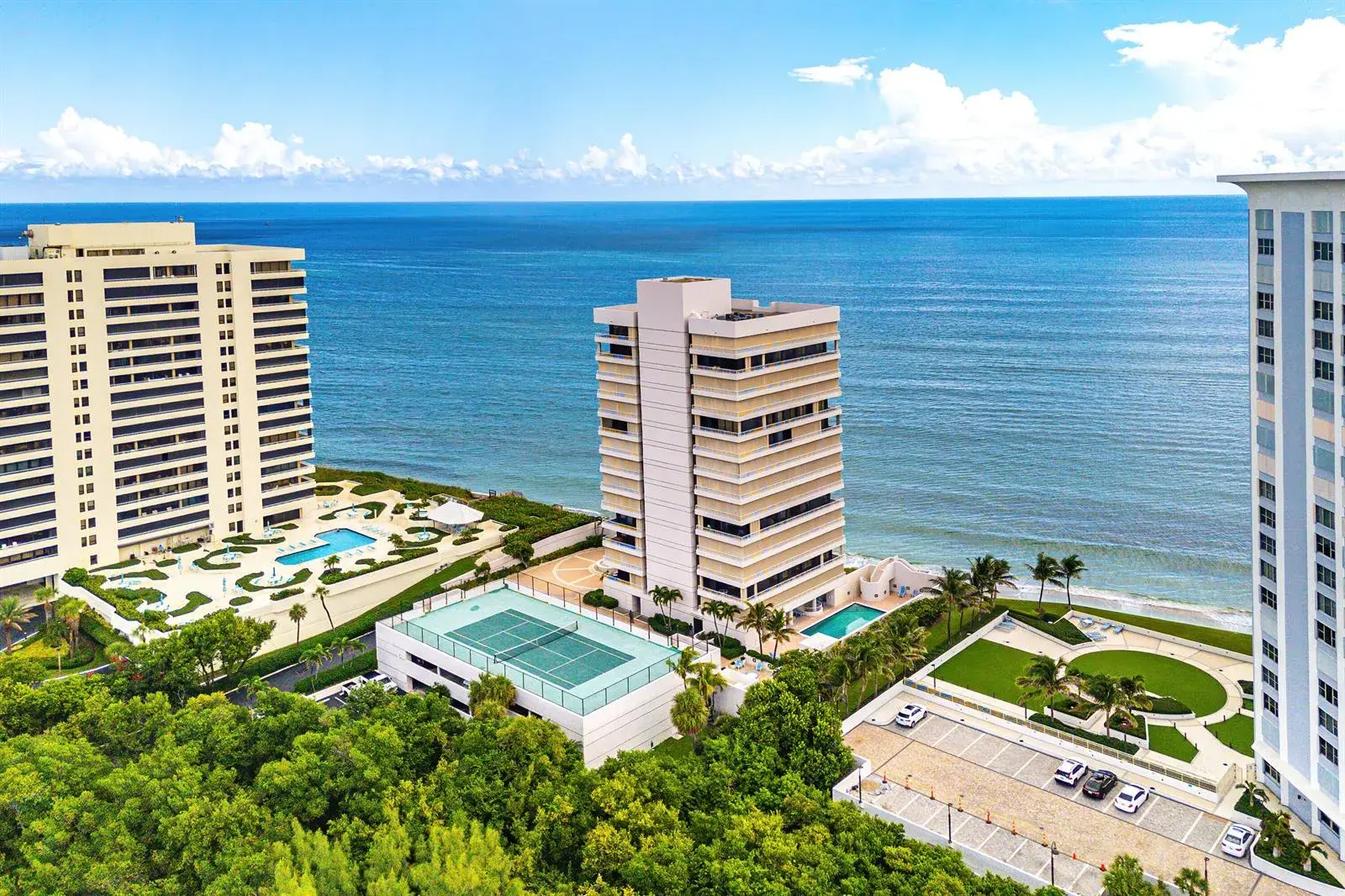 1 bedroom 1 bath Residential for sale at 5250 N OCEAN Drive # 3N, Singer Island FL 33404