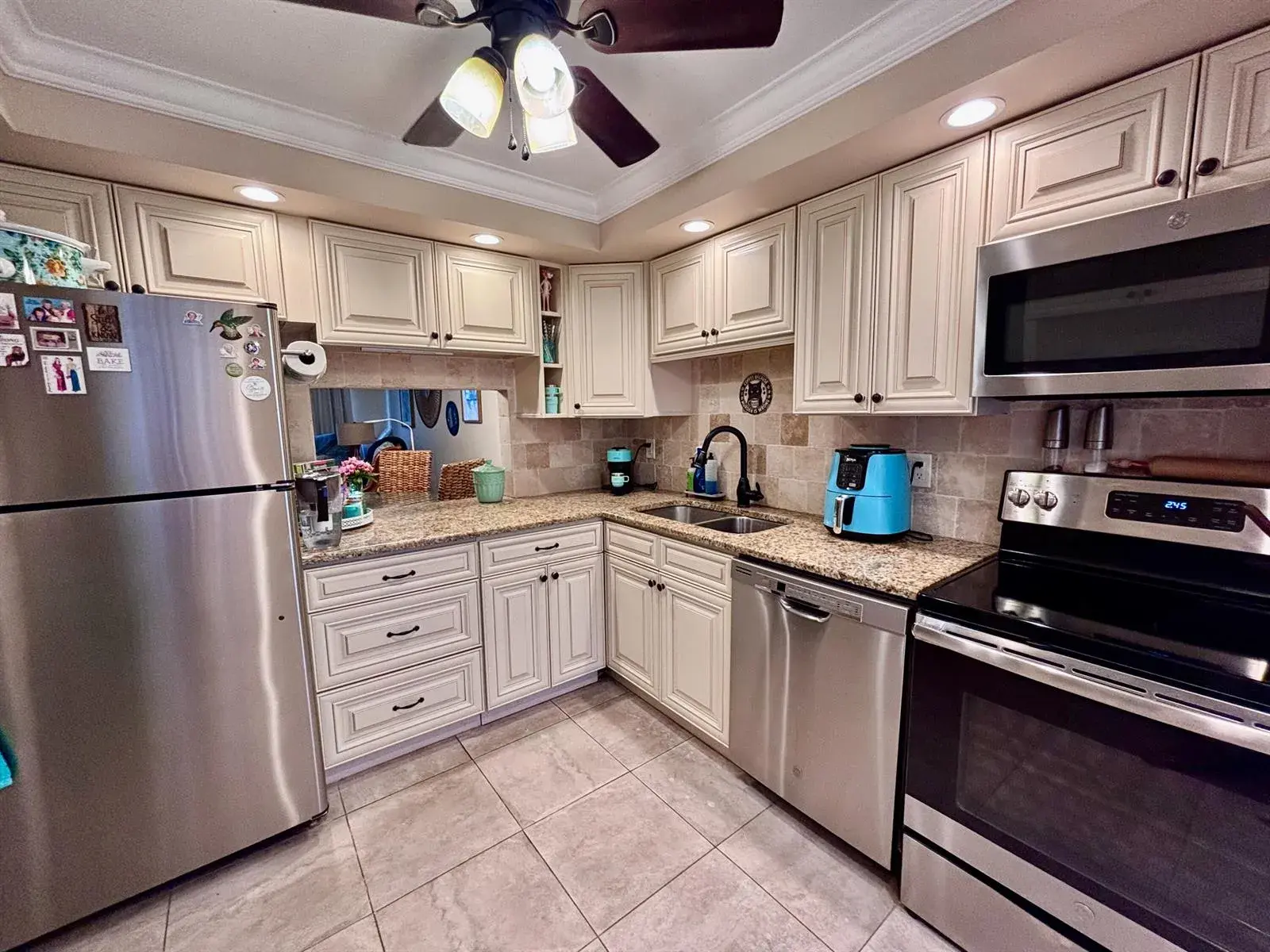 1 bedroom 1 bath Residential for sale at 400 NE 20TH Street # B208, Boca Raton FL 33431