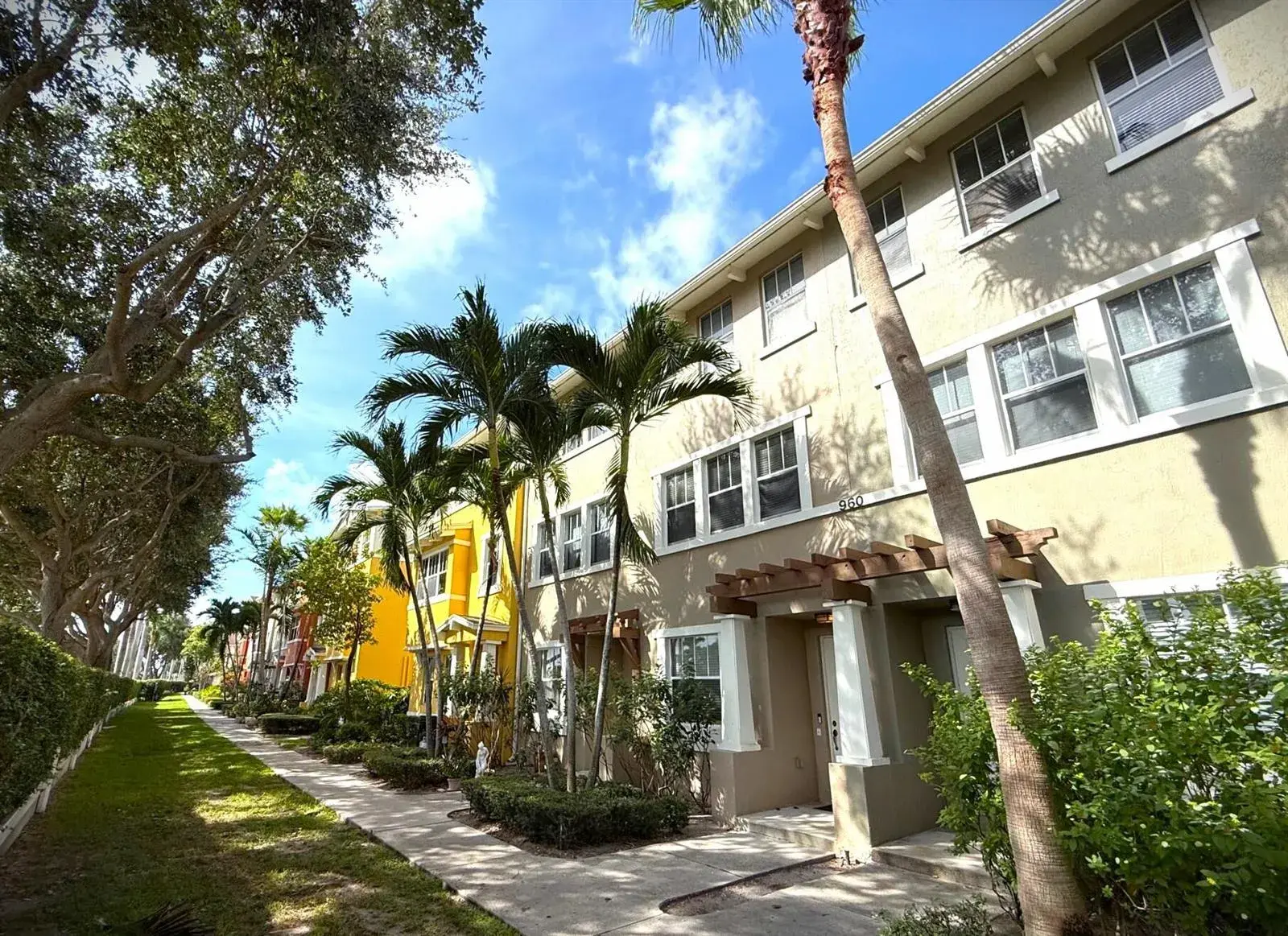960 Millbrae Court # 4, West Palm Beach FL 33401