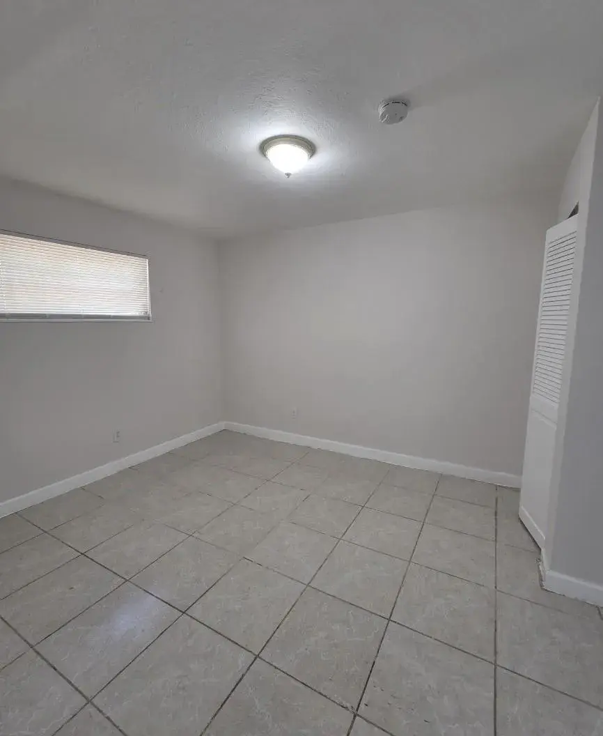 2127 NW 7th Street, Fort Lauderdale FL 33311
