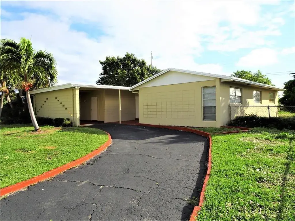 4 bedroom 2 bath Residential for sale at 2230 AVENUE H W, Riviera Beach FL 33404