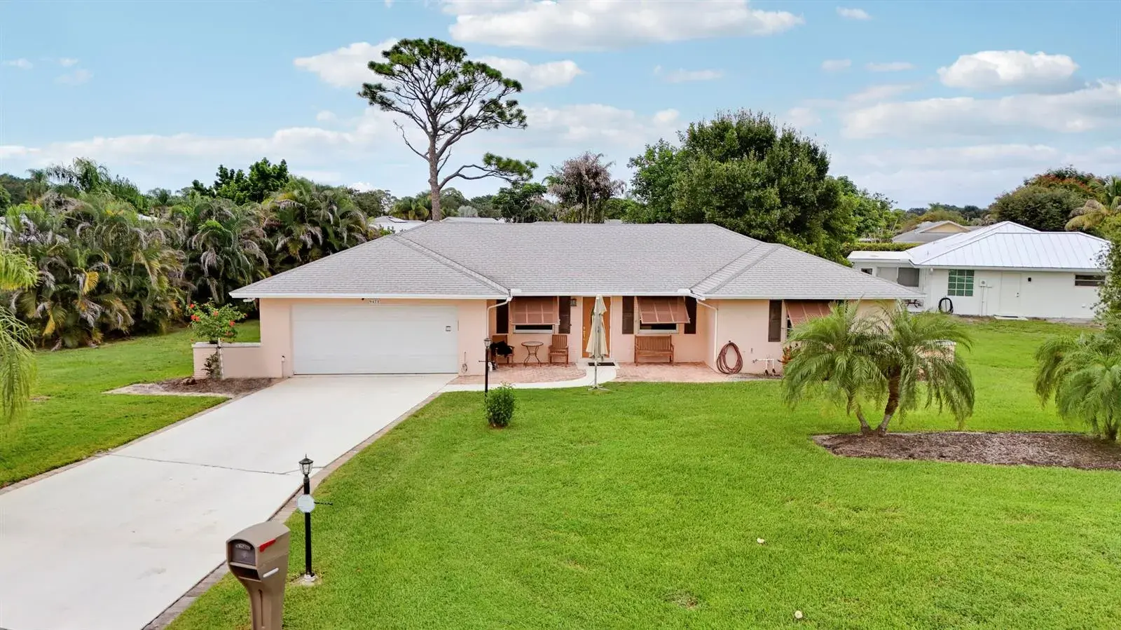 2 bedroom 2 bath Residential for sale at 9471 SE Little Club Way S, Tequesta FL 33469