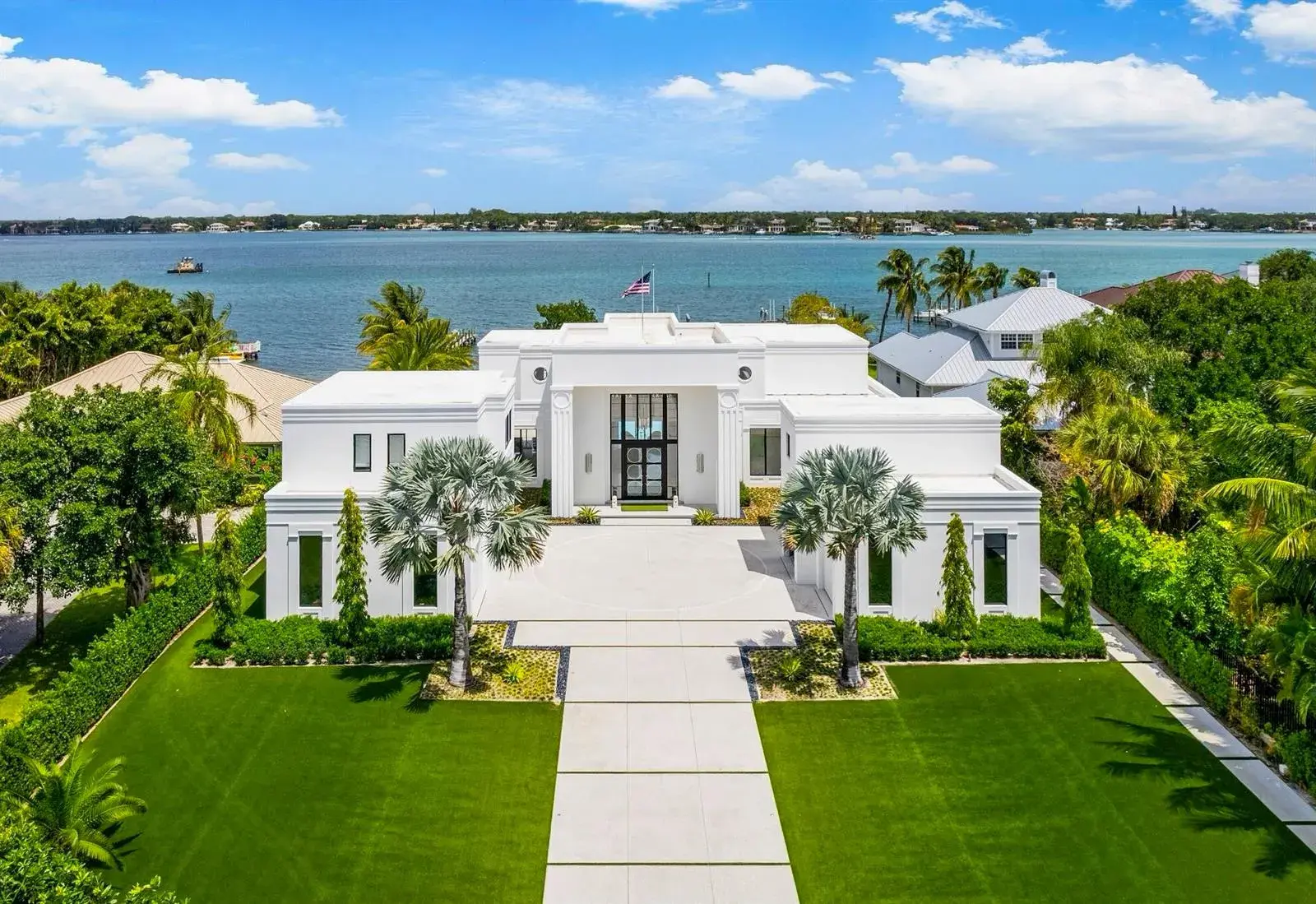 6 bedroom 6 bath Residential for sale at 18200 Gardiner Lane, Jupiter FL 33458