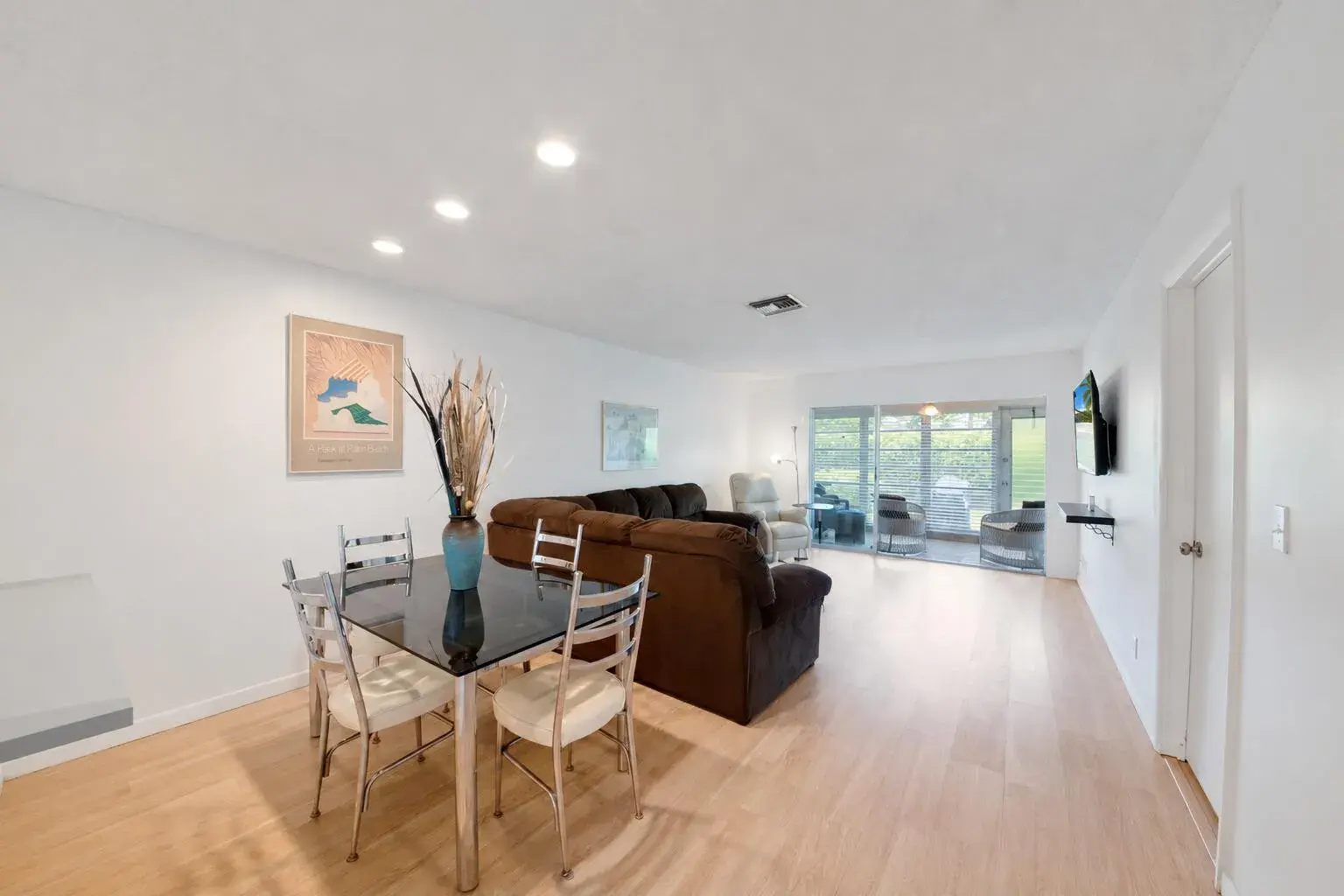 2 bedroom 2 bath Residential for sale at 13670 VIA FLORA # B, Delray Beach FL 33484