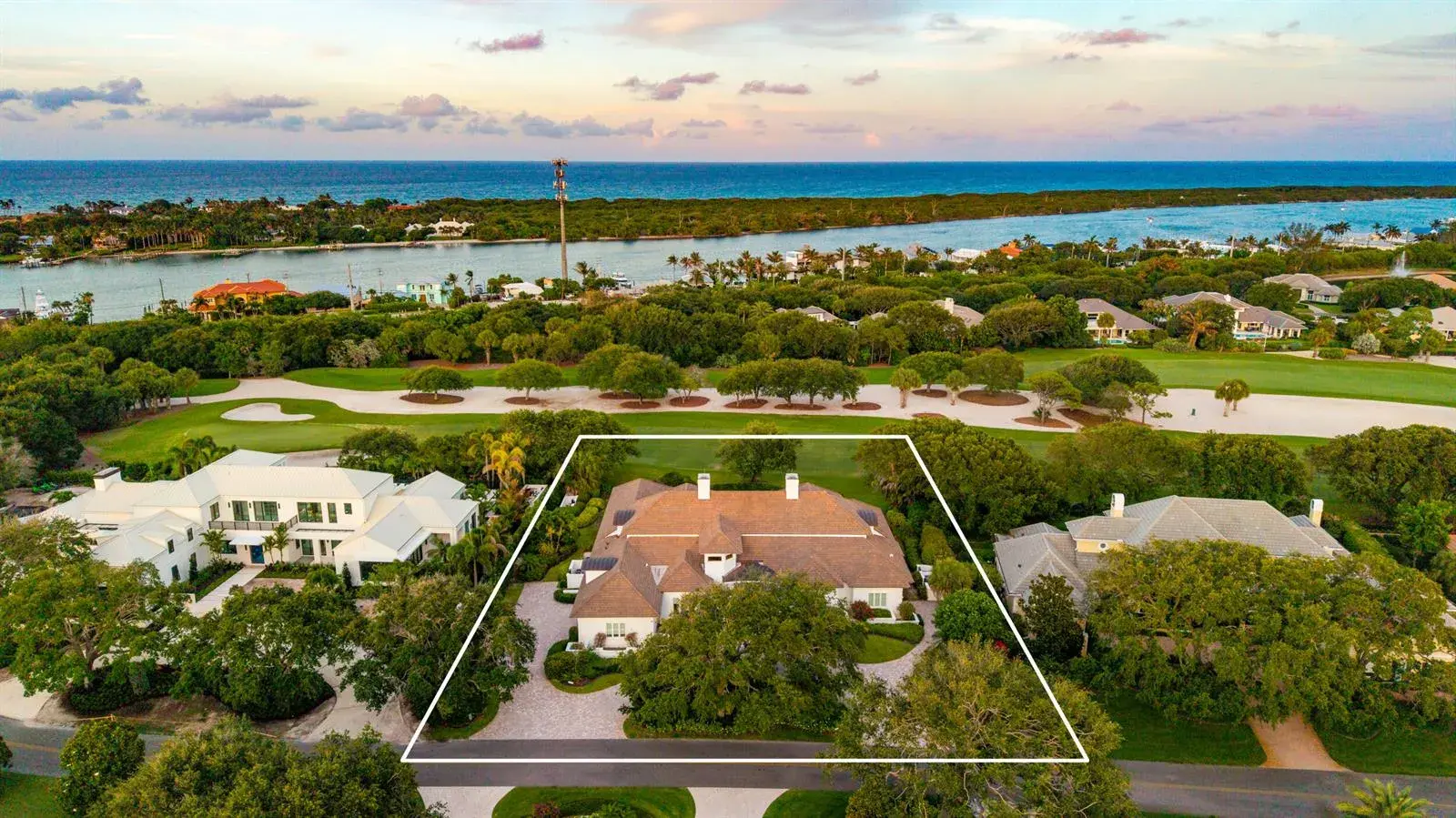 17965 SE VILLAGE Circle, Tequesta FL 33469