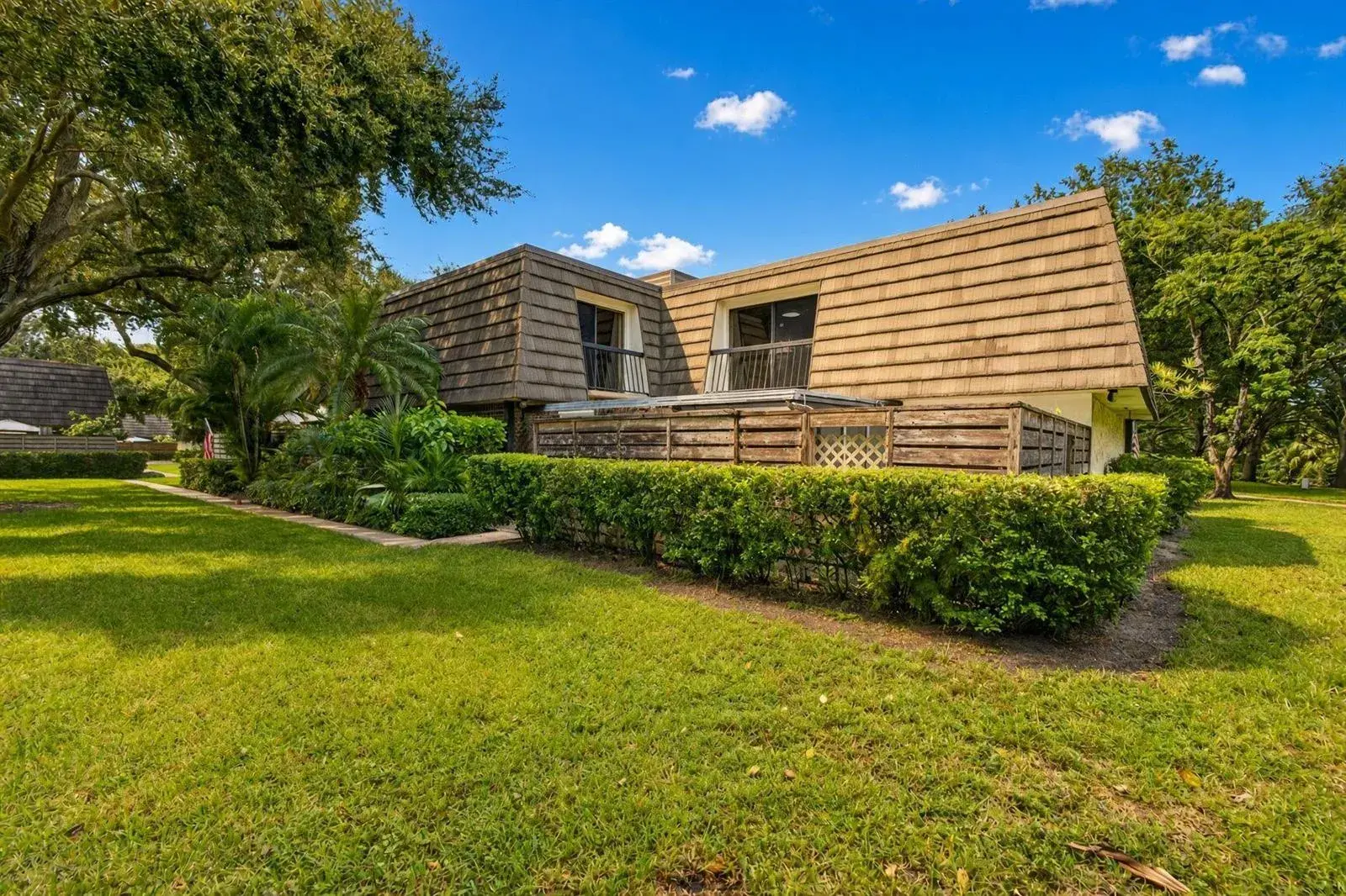 3 bedroom 2 bath Residential for sale at 506 5TH Terrace, Palm Beach Gardens FL 33418