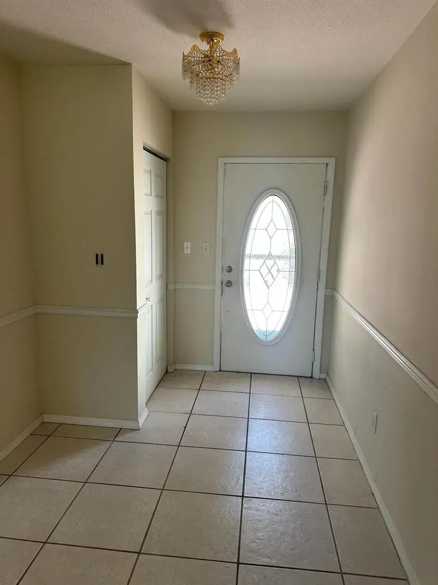 384 W ARIEL Road, FL 32141
