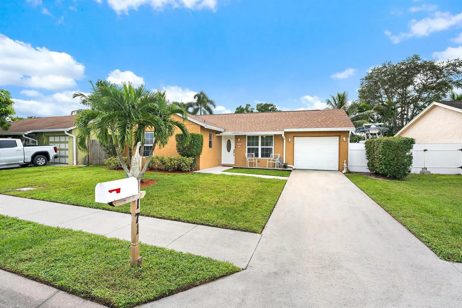 3 bedroom 2 bath Residential for sale at 171 Banyan Circle, Jupiter FL 33458