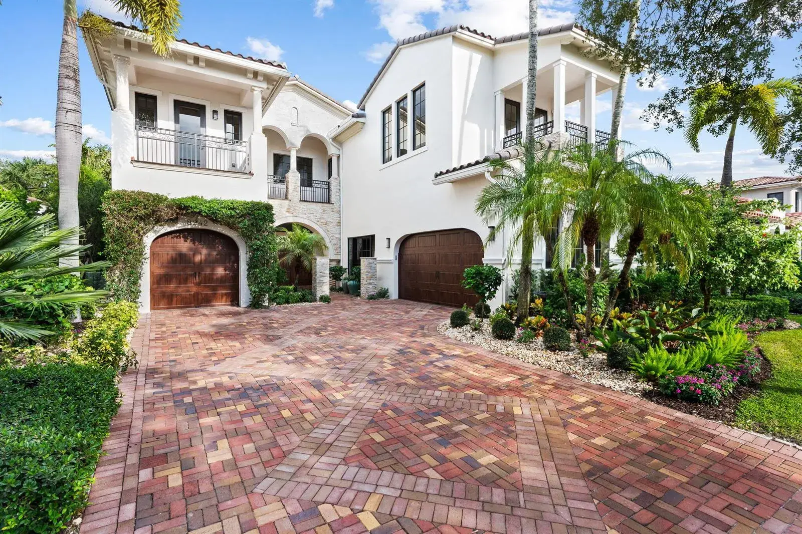 5 bedroom 4 bath Residential for sale at 8242 EMERALD Avenue, Parkland FL 33076