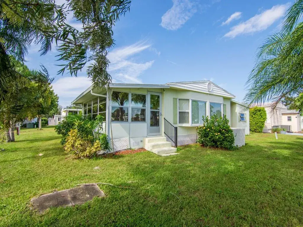 2 bedroom 2 bath Residential for sale at 7 La Paloma Lane, Port St. Lucie FL 34952