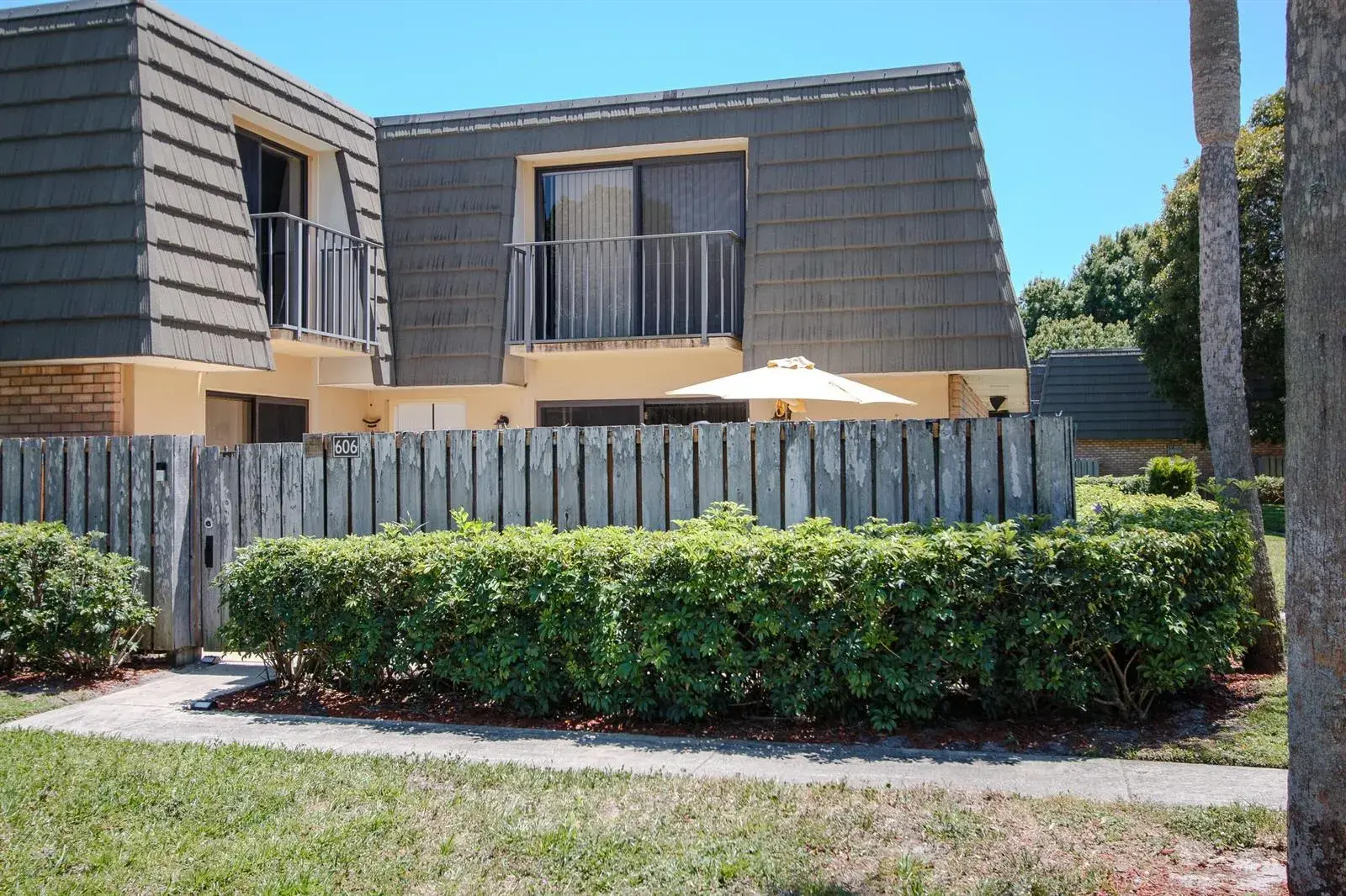 2 bedroom 2 bath Residential for sale at 606 6TH Way, West Palm Beach FL 33407