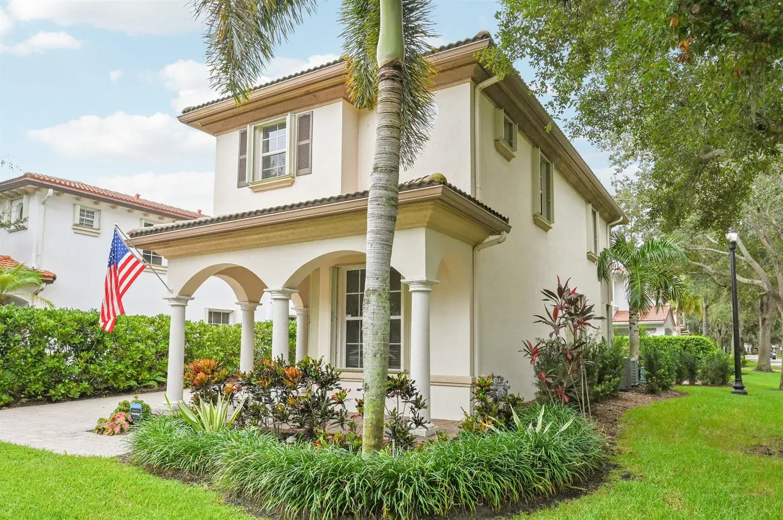 3 bedroom 2 bath Residential for sale at 654 CASTLE Drive, Palm Beach Gardens FL 33410