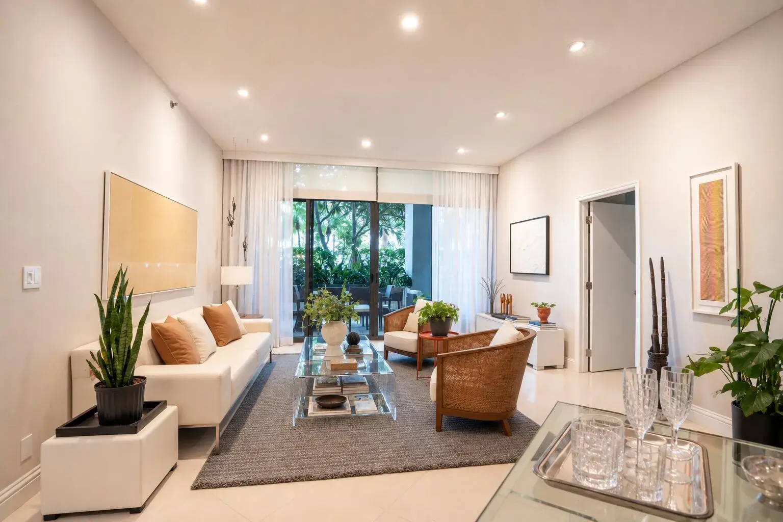 3600 YACHT CLUB Drive # 102, Aventura FL 33180