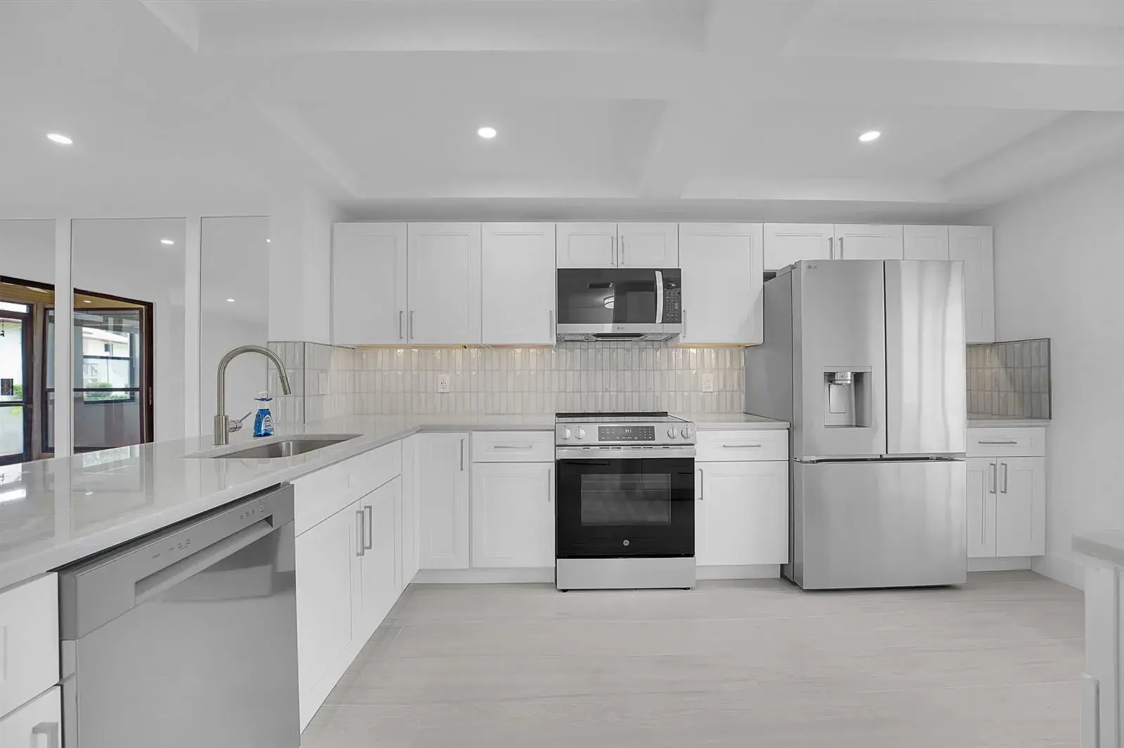 2 bedroom 2 bath Residential for sale at 3373 LUCERNE PARK Drive, FL 33467