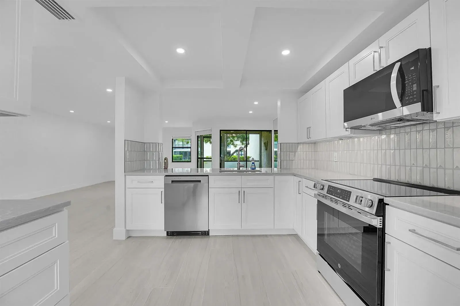 3373 LUCERNE PARK Drive, FL 33467