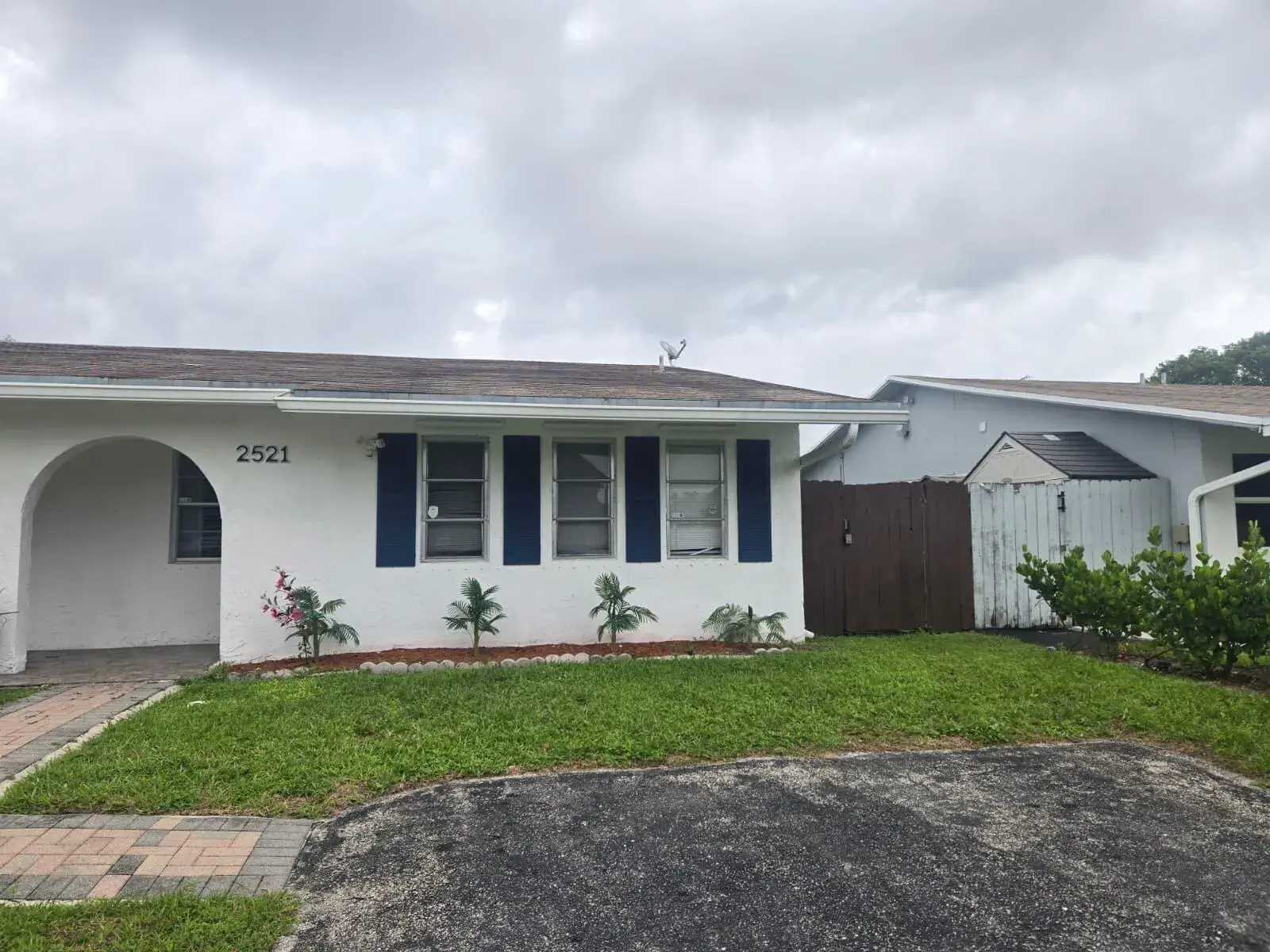 3 bedroom 2 bath Residential Lease for rent at 2521 SW 58th Manor, Fort Lauderdale FL 33312