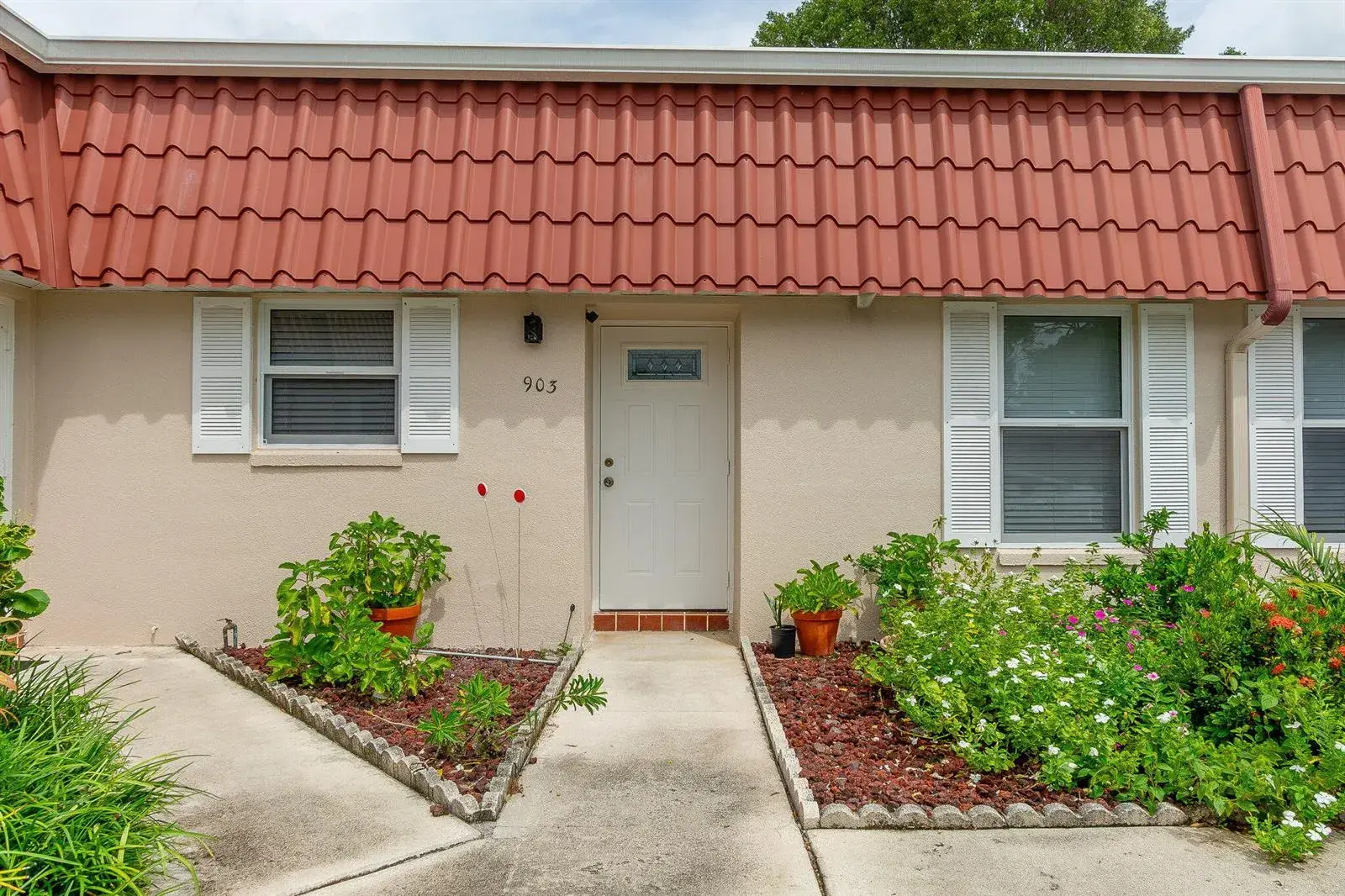 2 bedroom 2 bath Residential for sale at 903 Worcester Lane, Lake Worth FL 33467