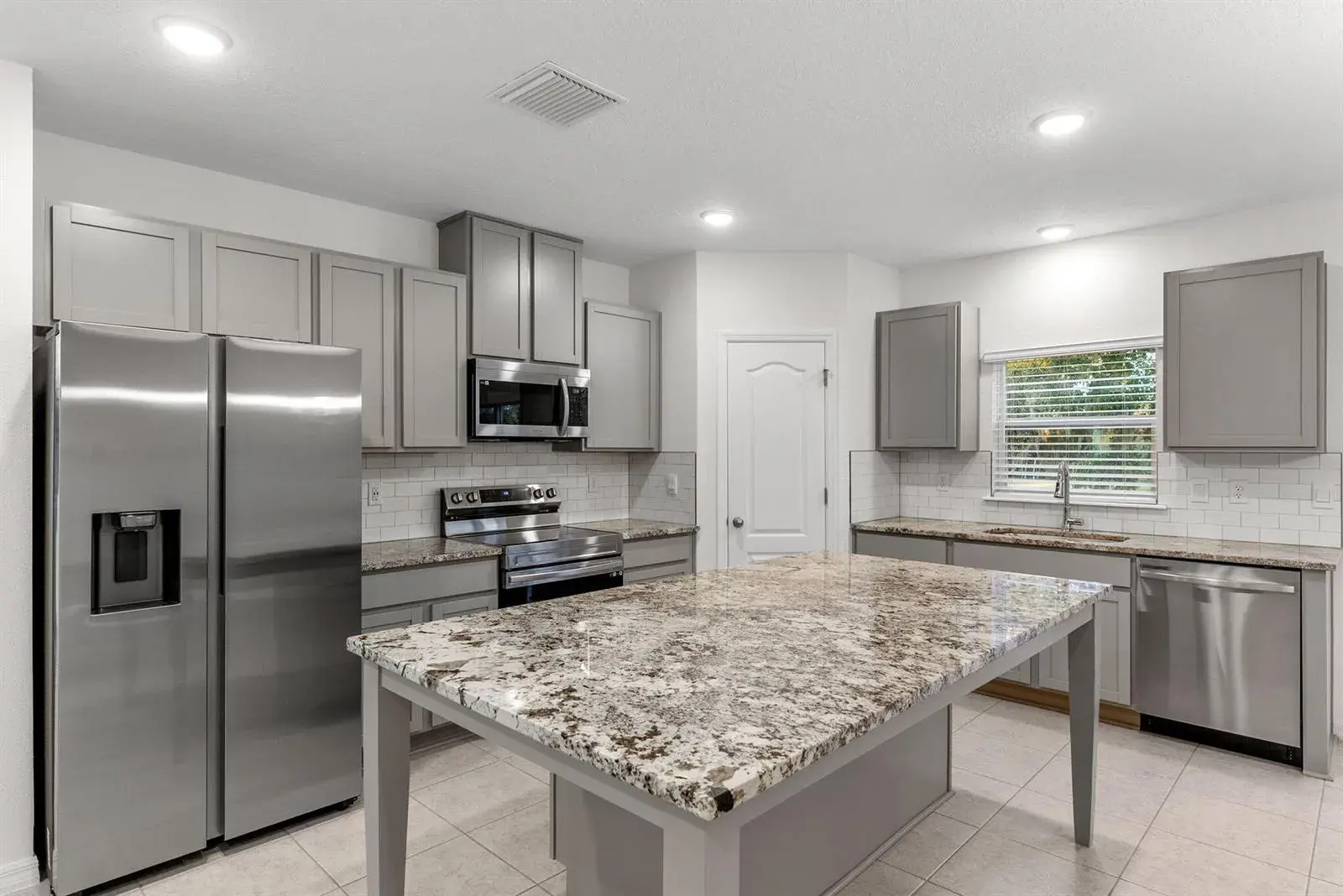 3970 COLLEGIATE Boulevard, Lakeland FL 33803