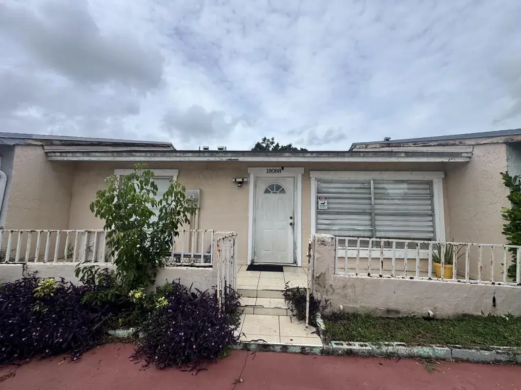 3 bedroom 2 bath Residential for sale at 18088 NW 40th Place, Miami Gardens FL 33055